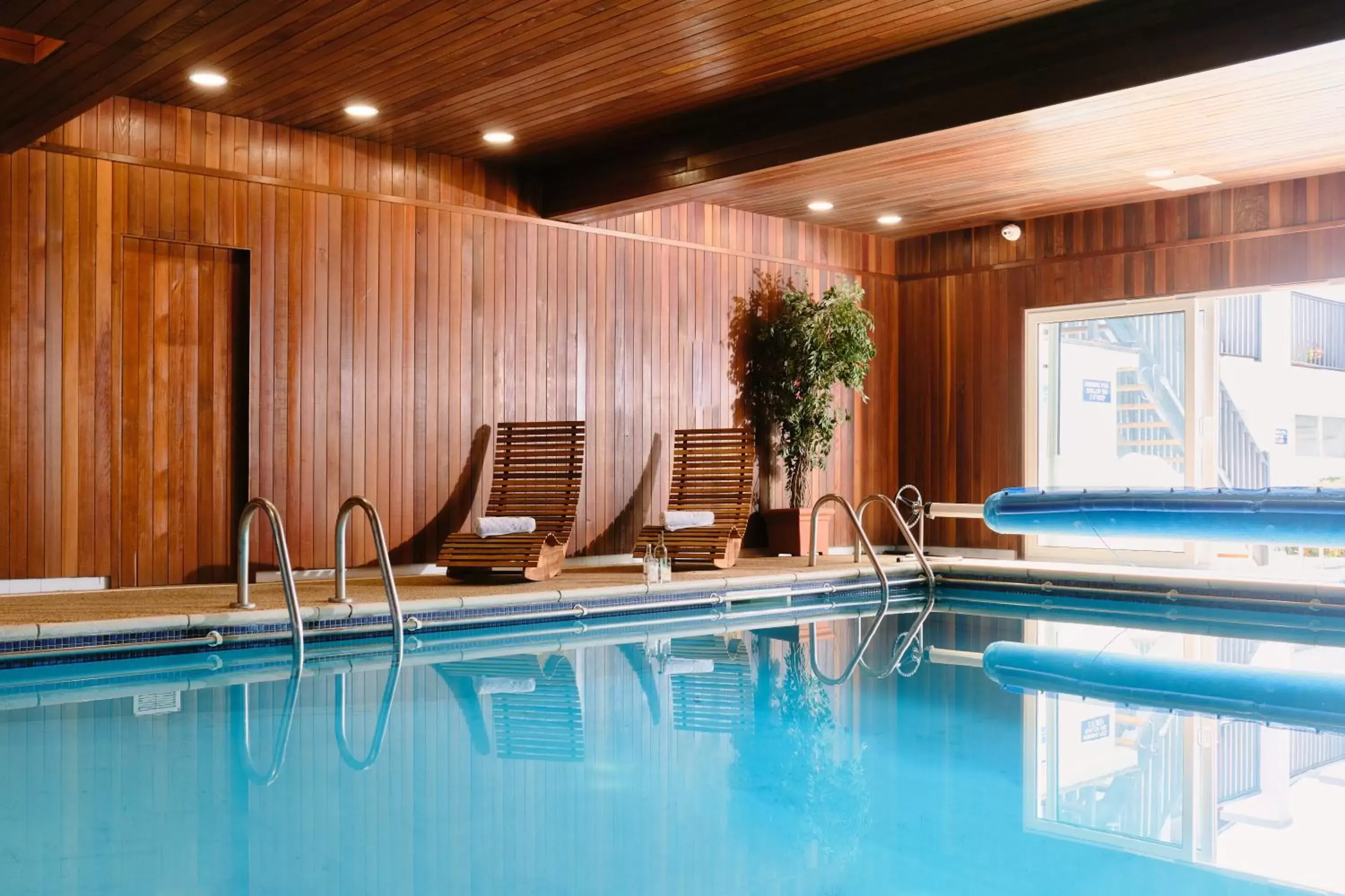 Swimming Pool in The Kilbirnie Hotel