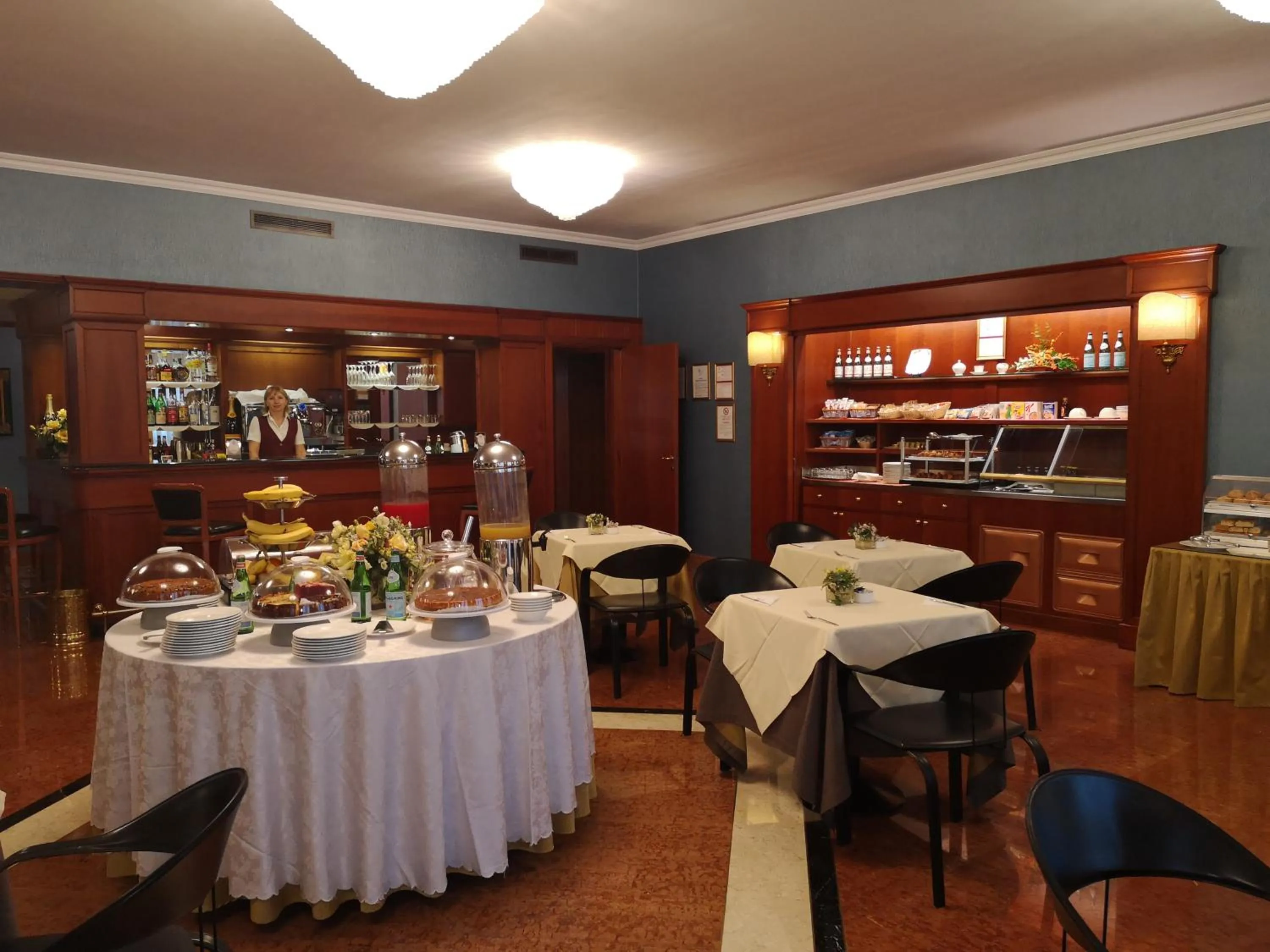 Restaurant/places to eat in Hotel Motel Luna