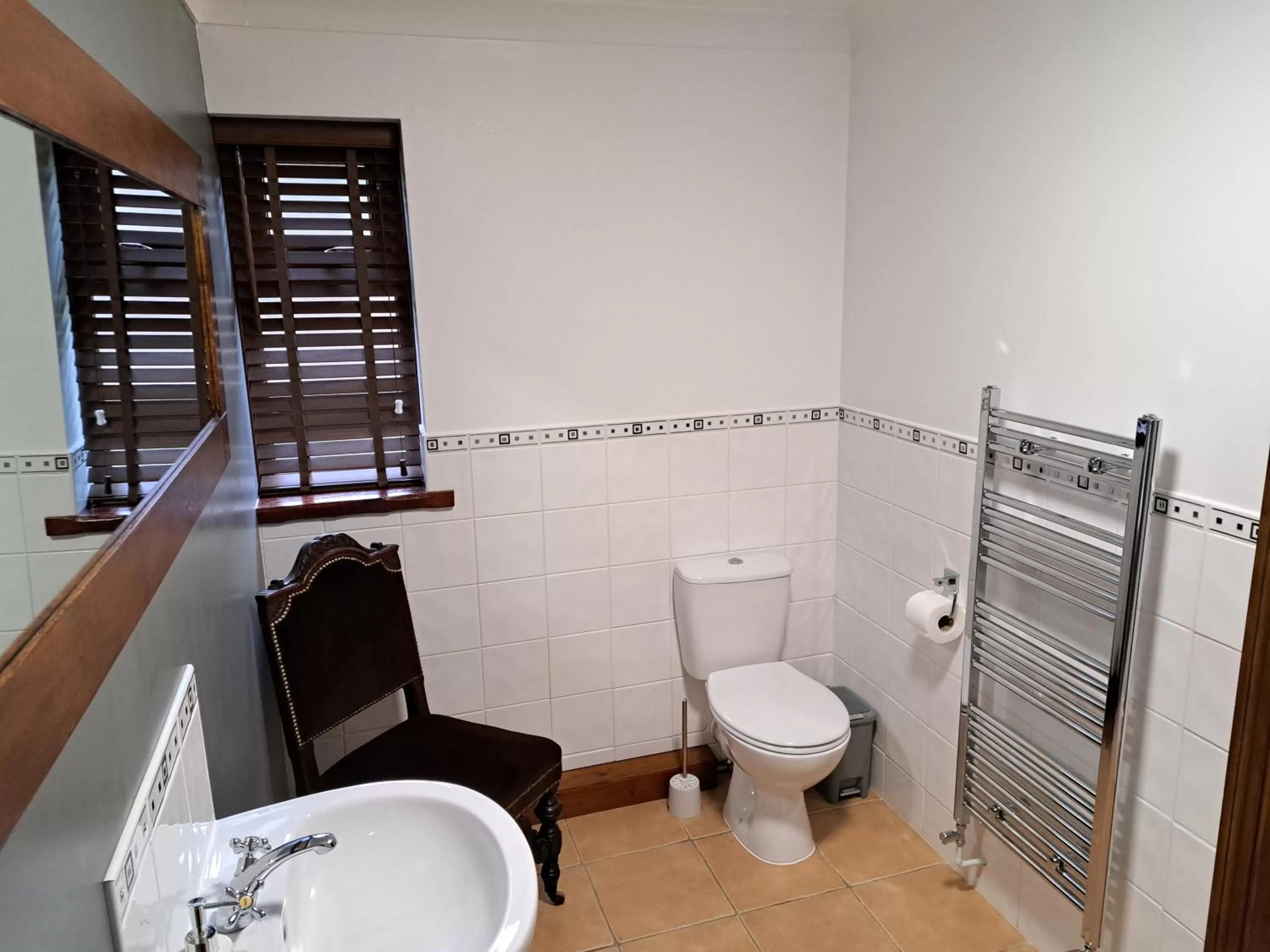 Shower in Highfields Holidays bed & breakfast