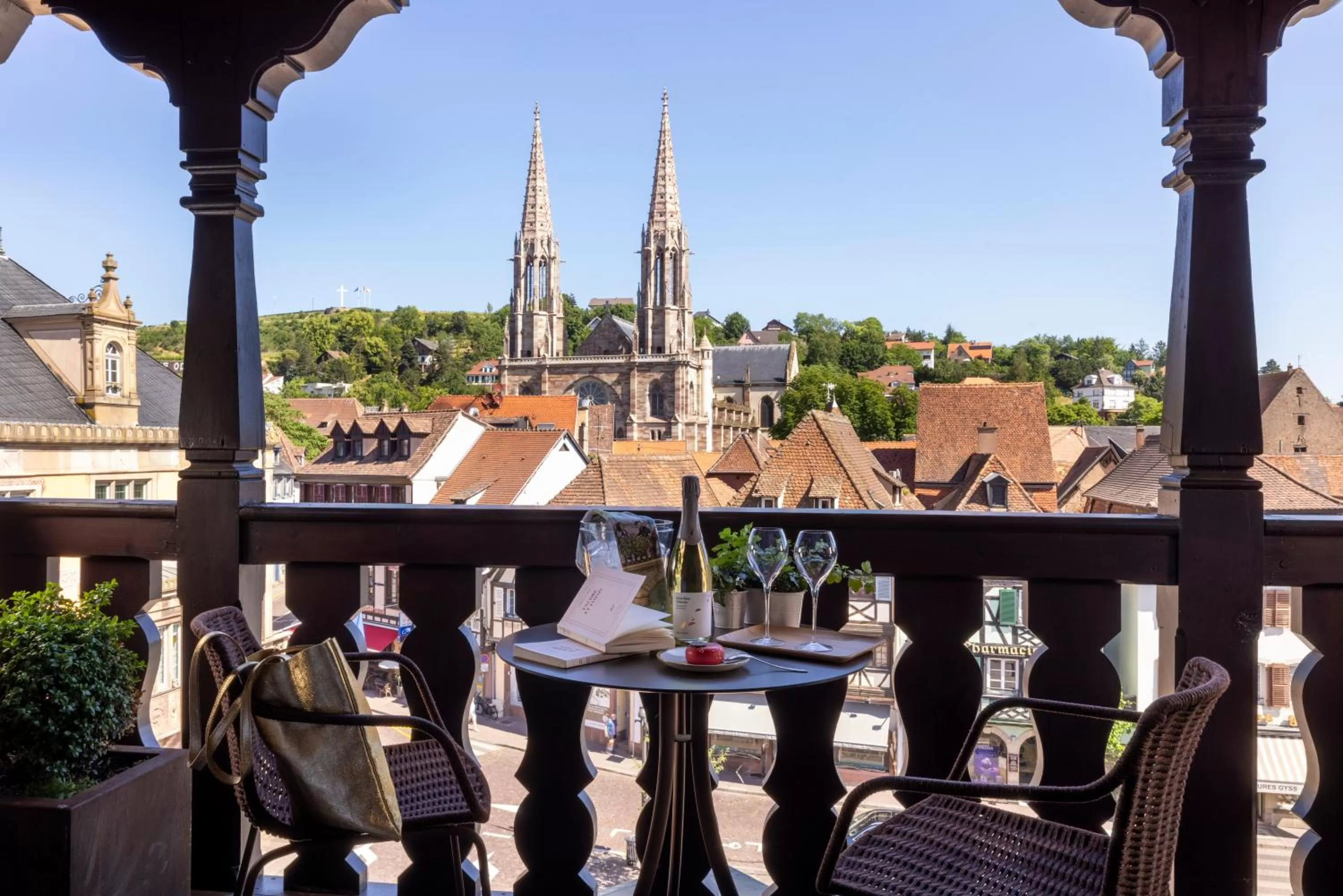 Property building in Hotel La Diligence