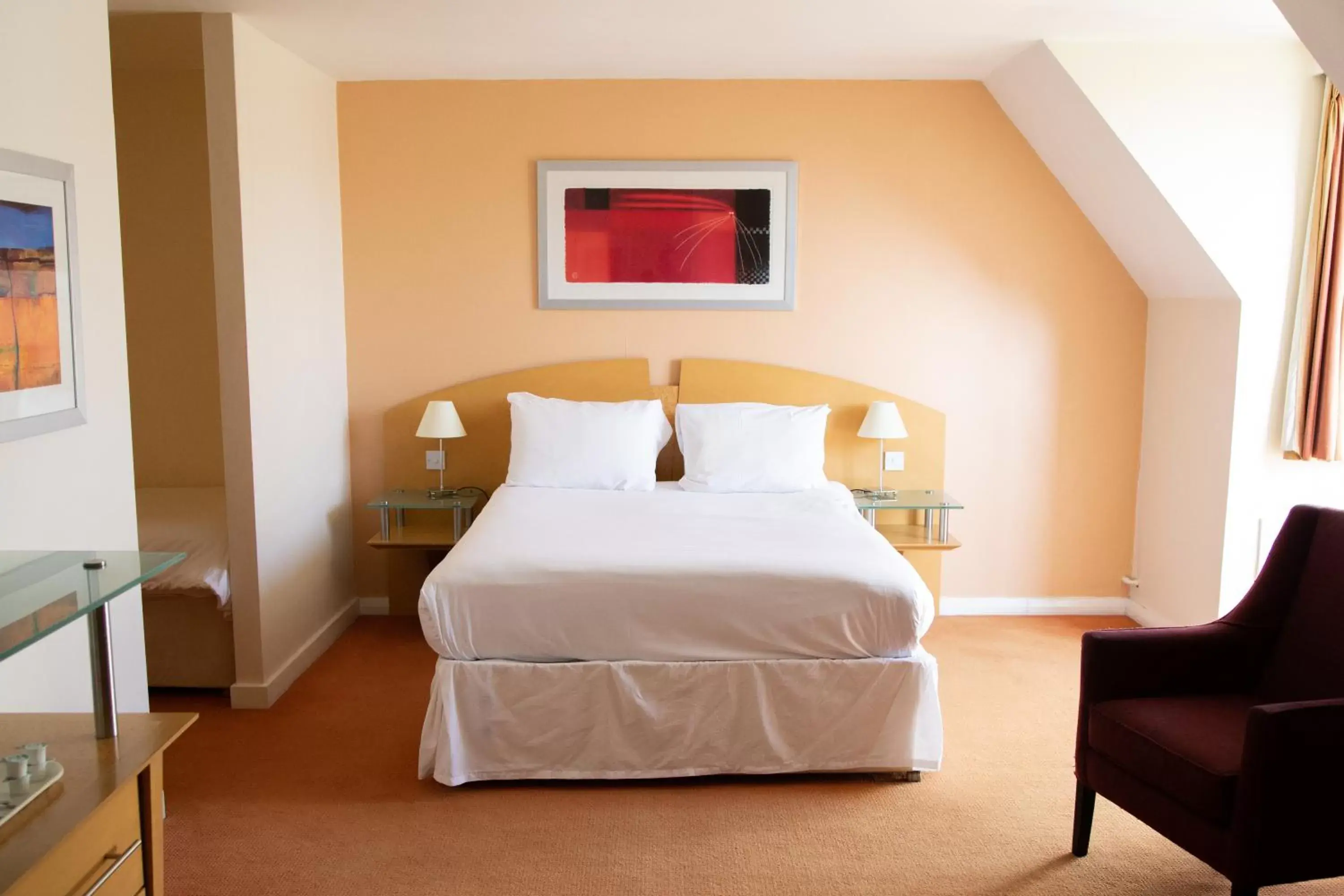 Bed, Room Photo in Holiday Inn Ashford - North A20, an IHG Hotel