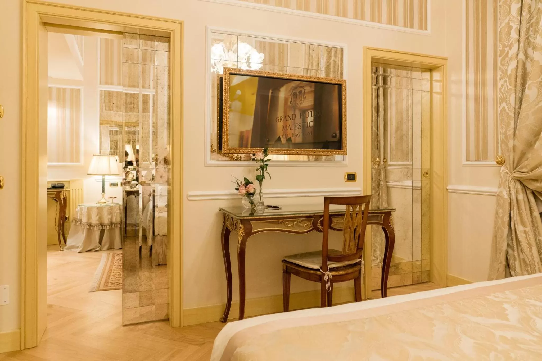 Photo of the whole room, Bed in Grand Hotel Majestic gia' Baglioni
