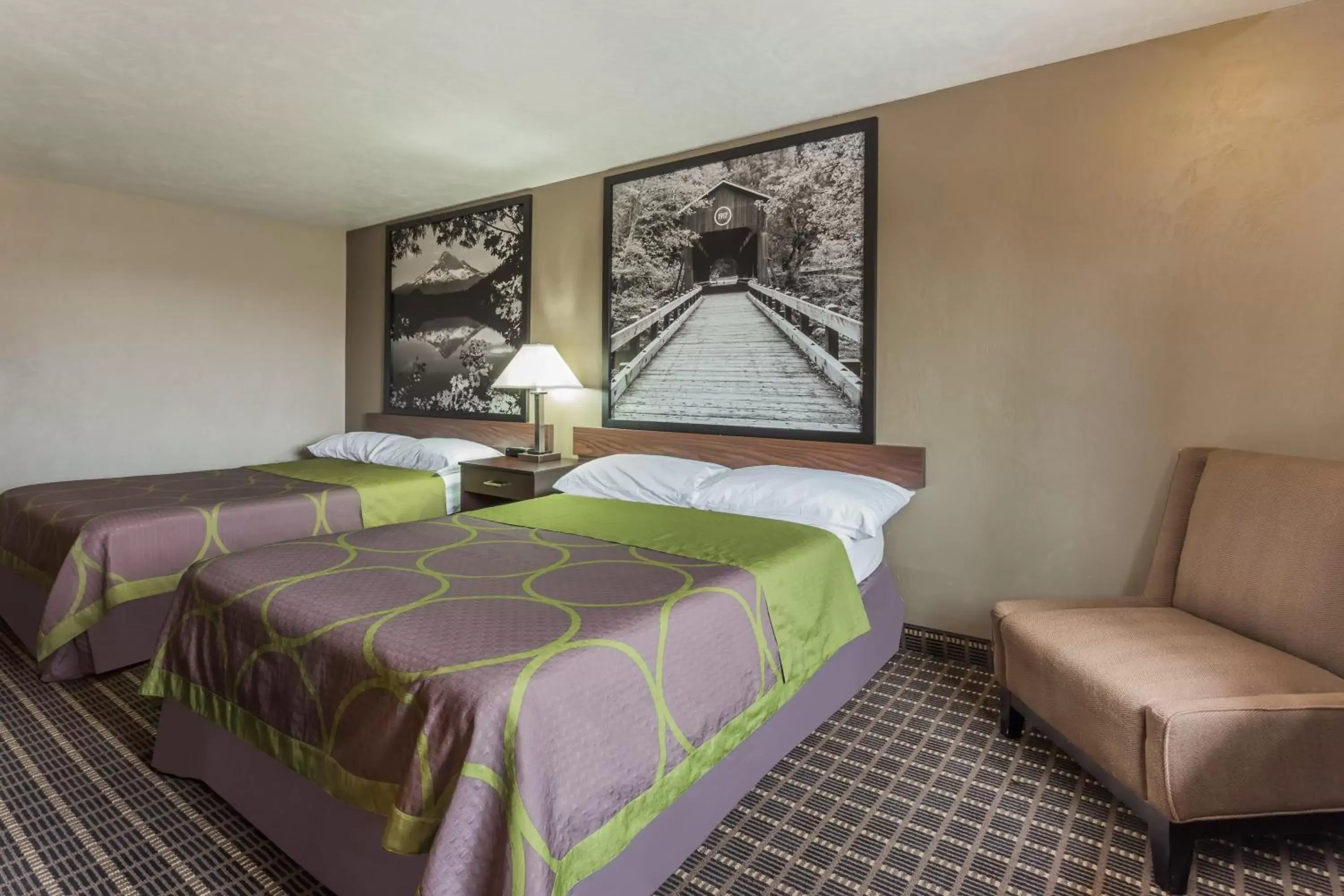 Bedroom, Bed in Super 8 by Wyndham Corvallis Bedroom, Bed in Super 8 by Wyndham Corvallis