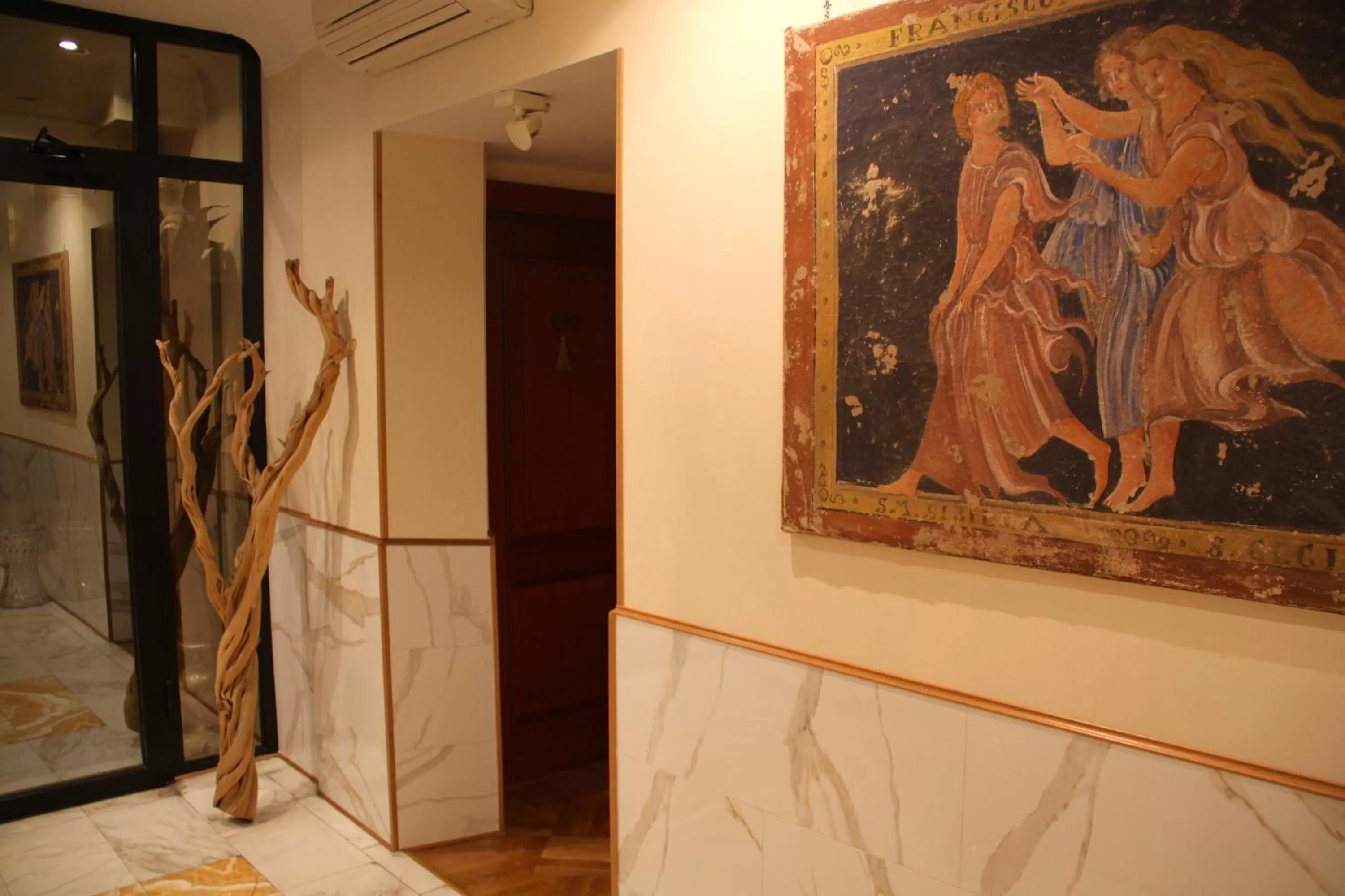 Lobby or reception in Luxury Rooms H 2000 Roma