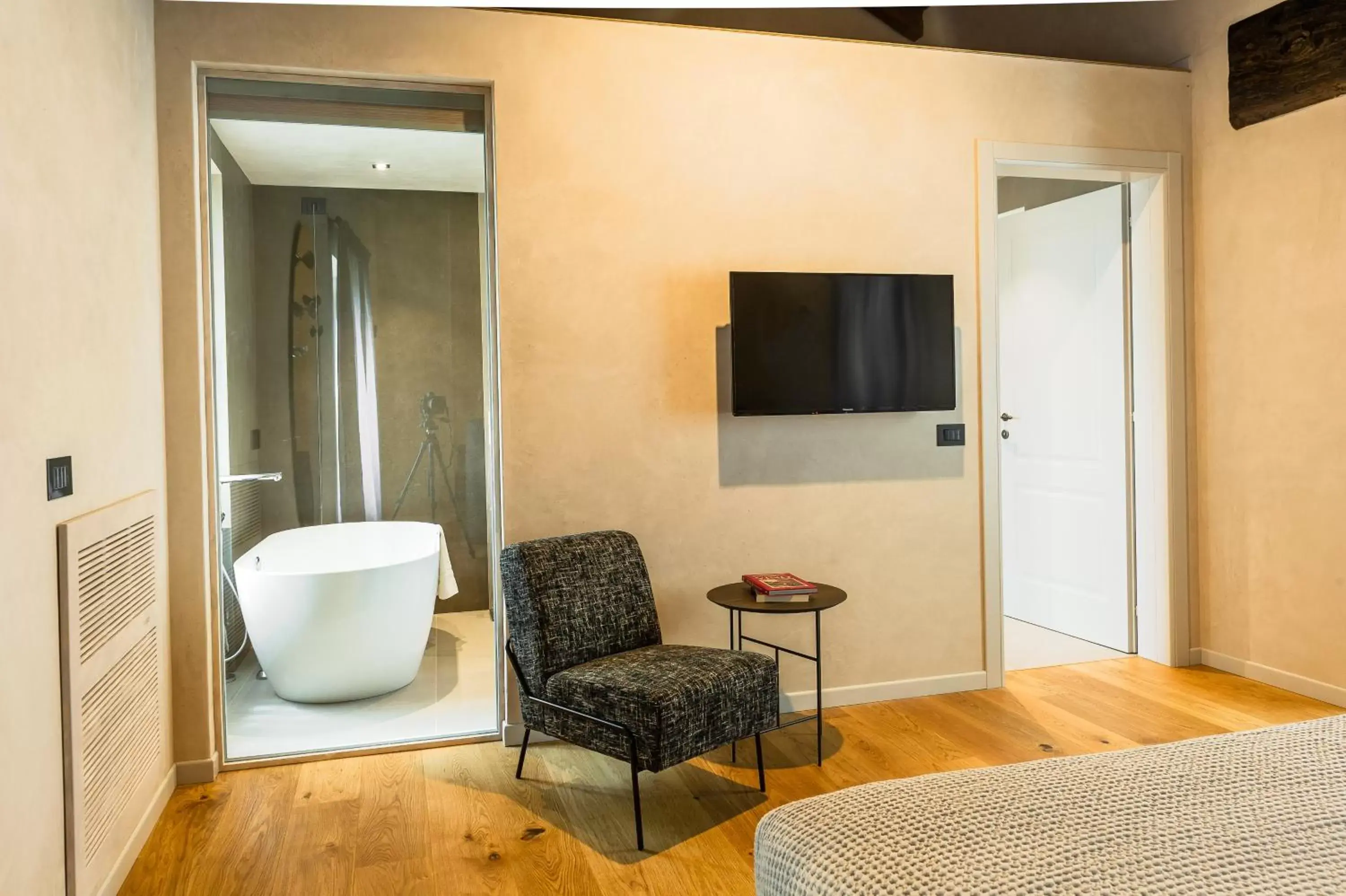 Bathroom, TV/Entertainment Center in Relais San Vigilio al Castello