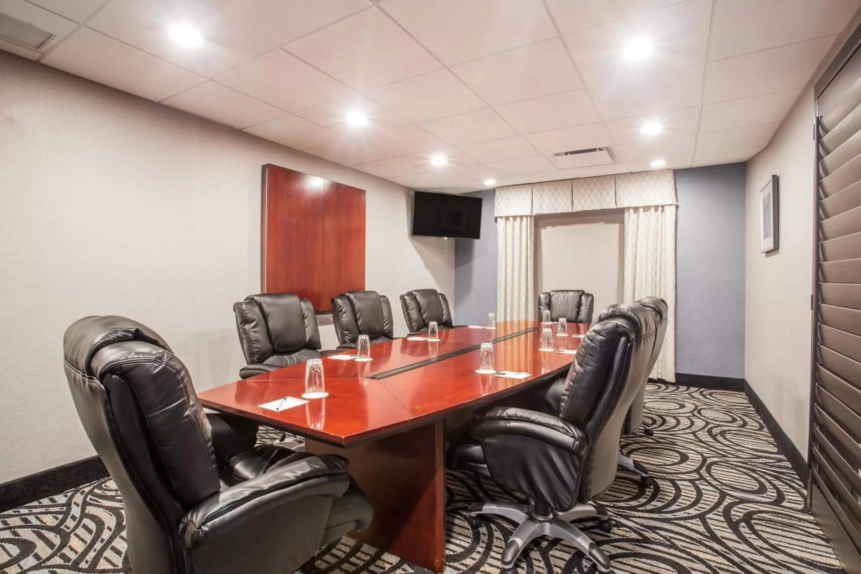 Meeting/conference room in Wingate by Wyndham - Universal Studios and Convention Center
