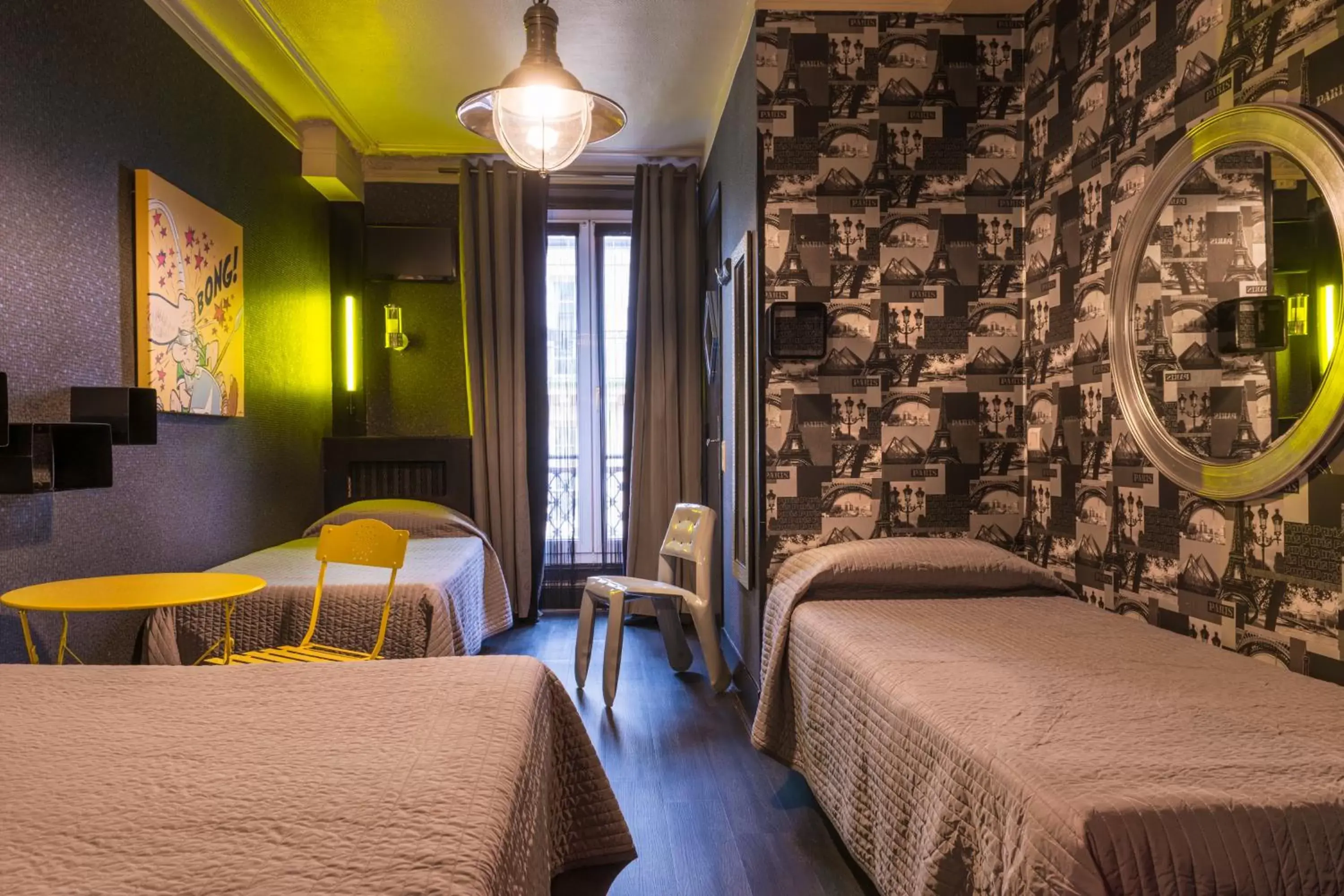 Photo of the whole room, Bed in Hôtel de Roubaix