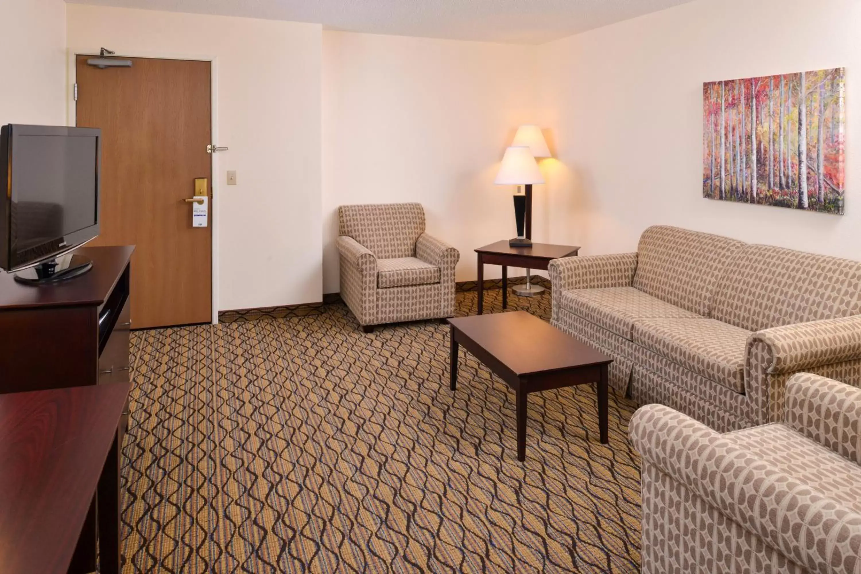 Photo of the whole room, Seating Area in Holiday Inn Express St Croix Valley, an IHG Hotel