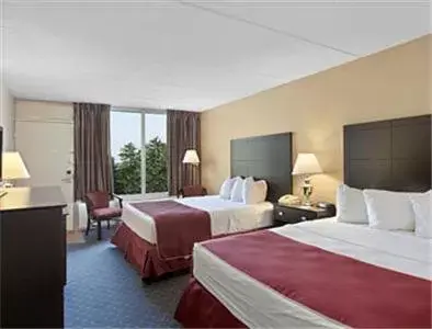 Photo of the whole room, Bed in Ramada by Wyndham Grayling Hotel & Conference Center