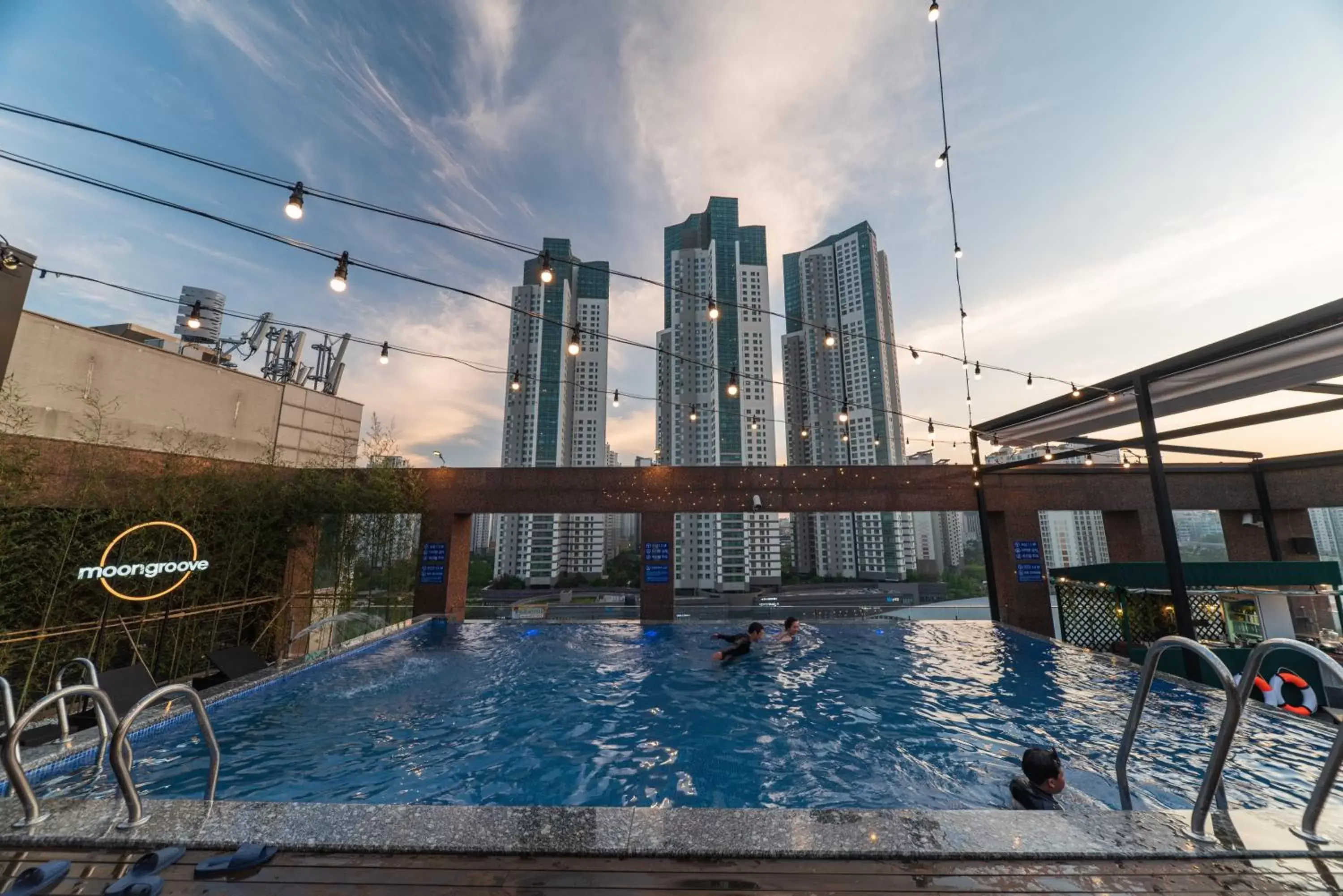 Swimming Pool in Park Marine Hotel