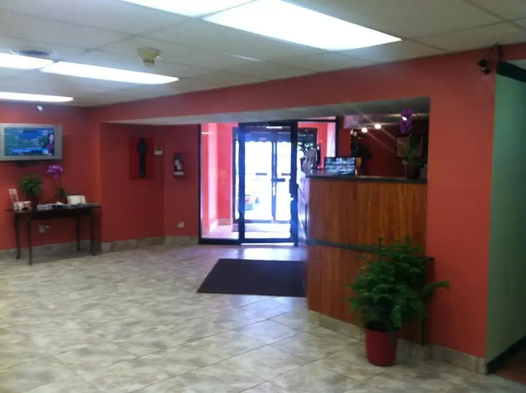 Lobby or reception, Lobby/Reception in Days Inn by Wyndham Cleveland Lakewood