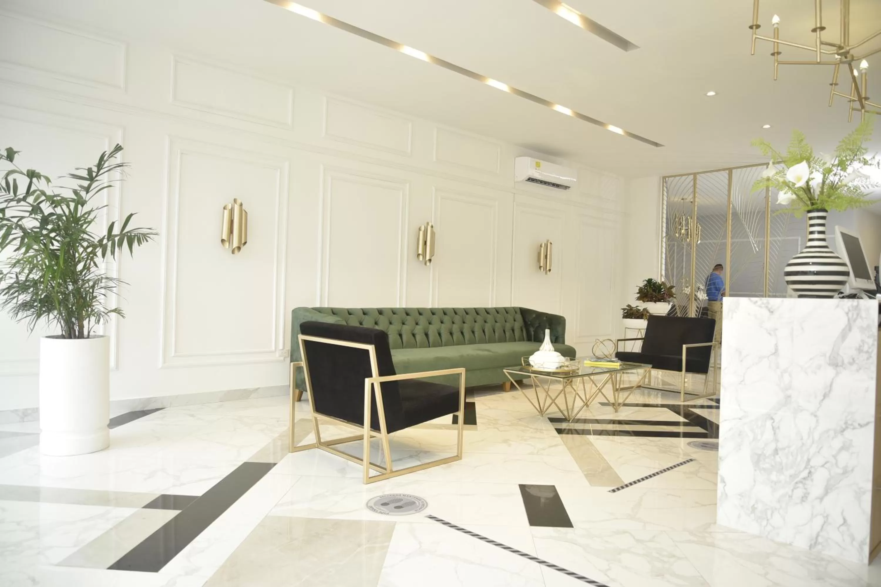 Lobby or reception in OR HOTEL 94