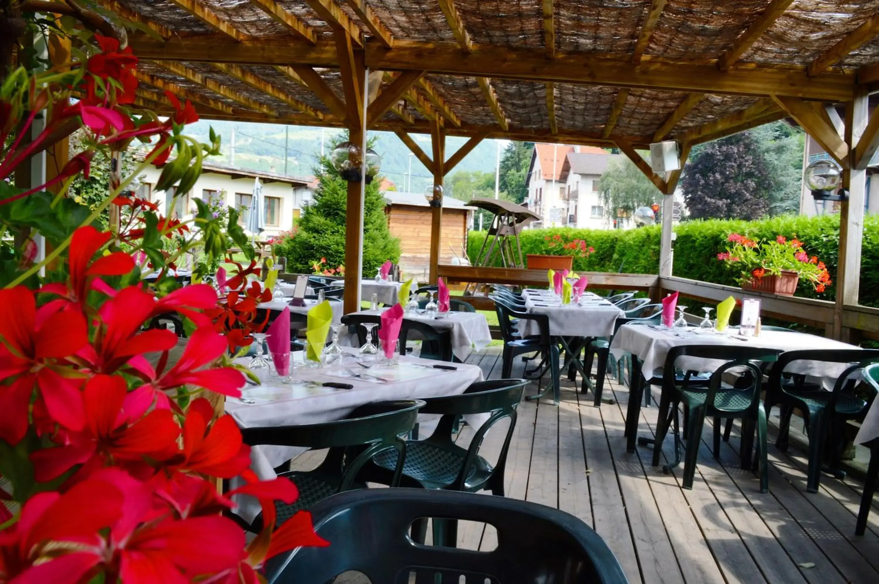Patio, Restaurant/Places to Eat in Auberge de Costaroche