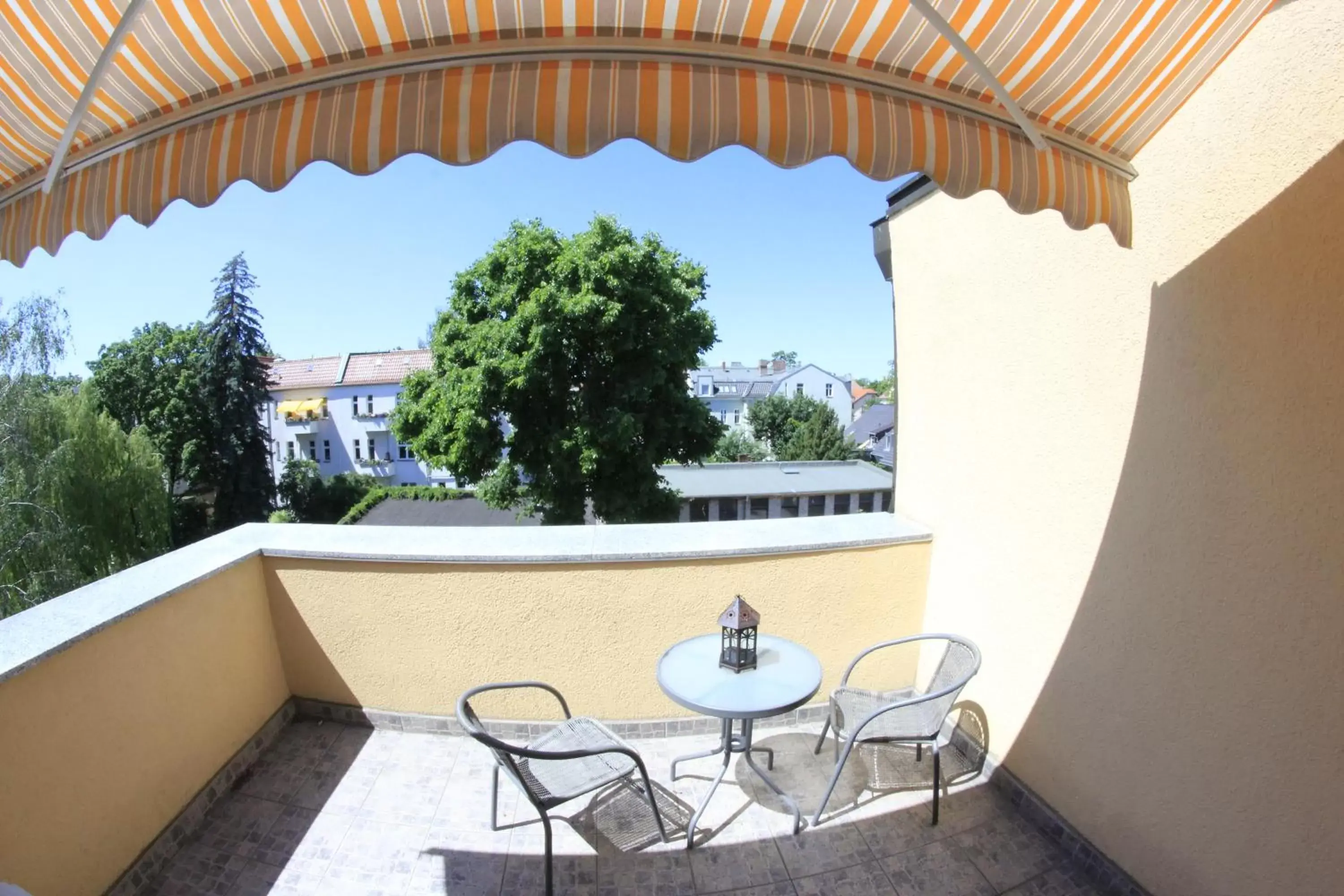 View (from property/room), Balcony/Terrace in Botschaft