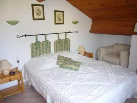 Photo of the whole room, Bed in Les Cigales