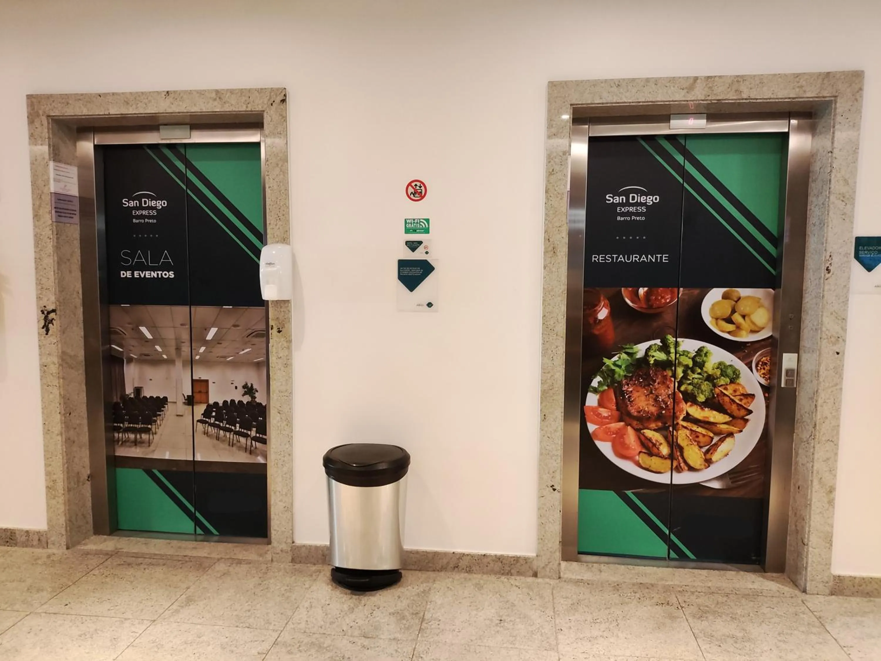 Lobby or reception in San Diego Express Barro Preto