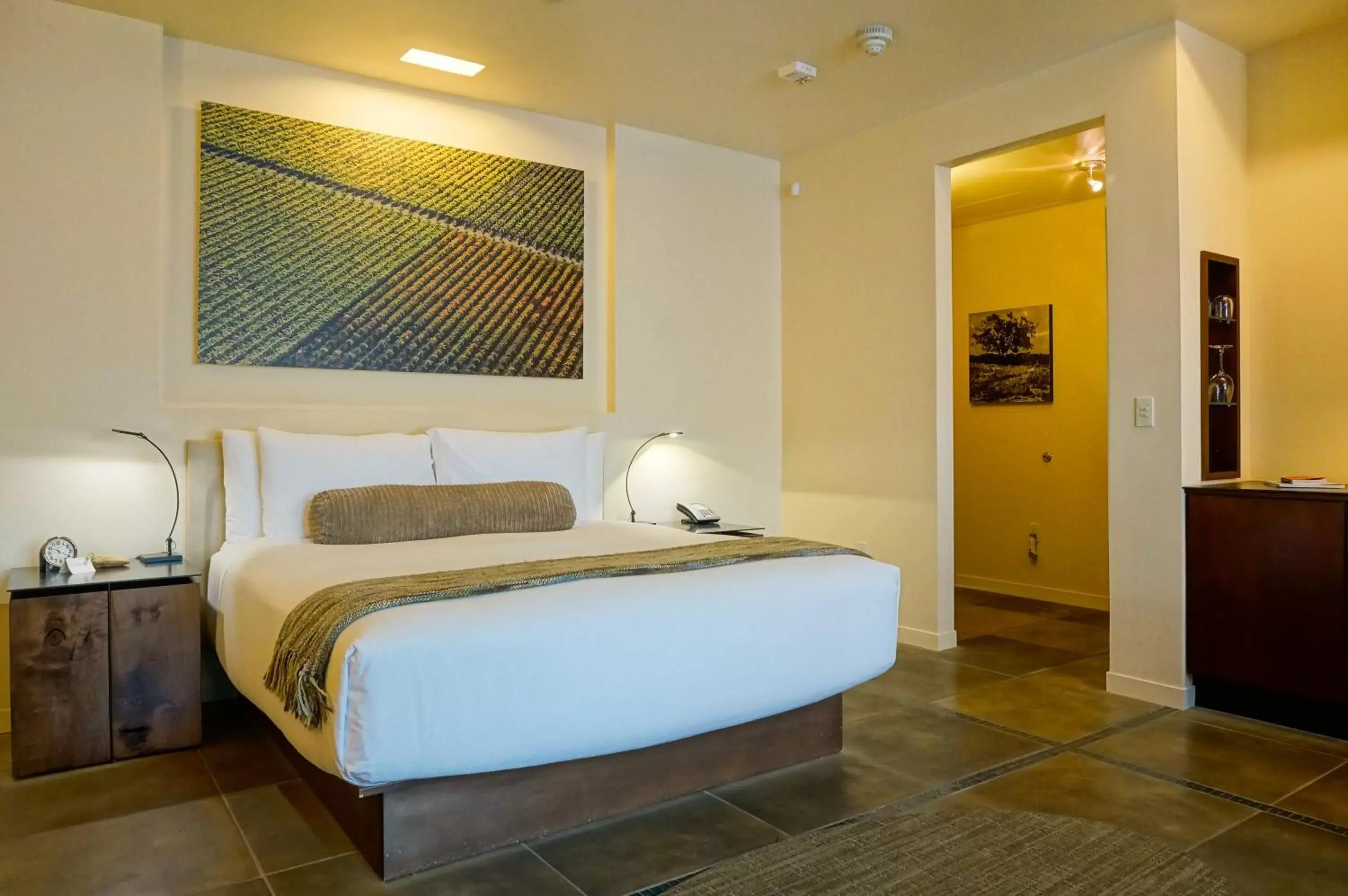 Bed in Bardessono Hotel and Spa