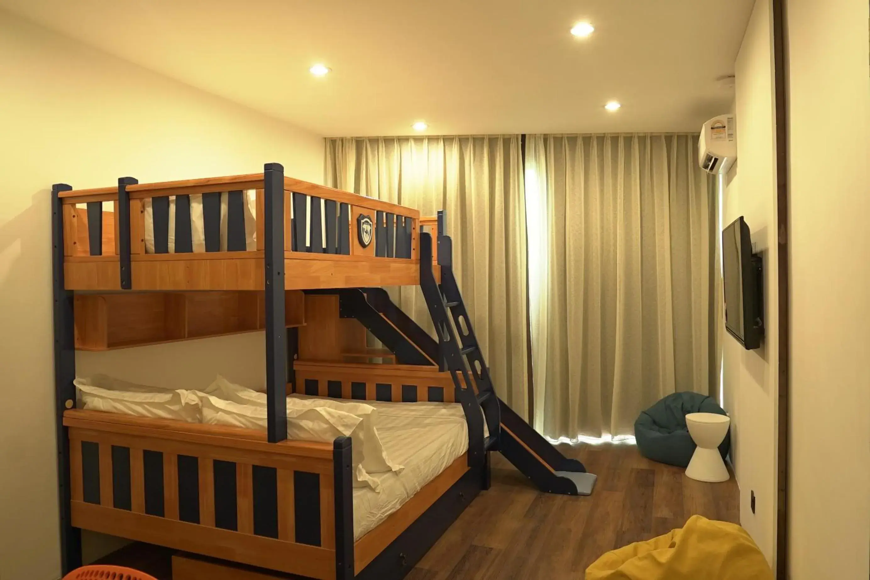 Bunk Bed in Regatta Suites Kozi Square Kuching