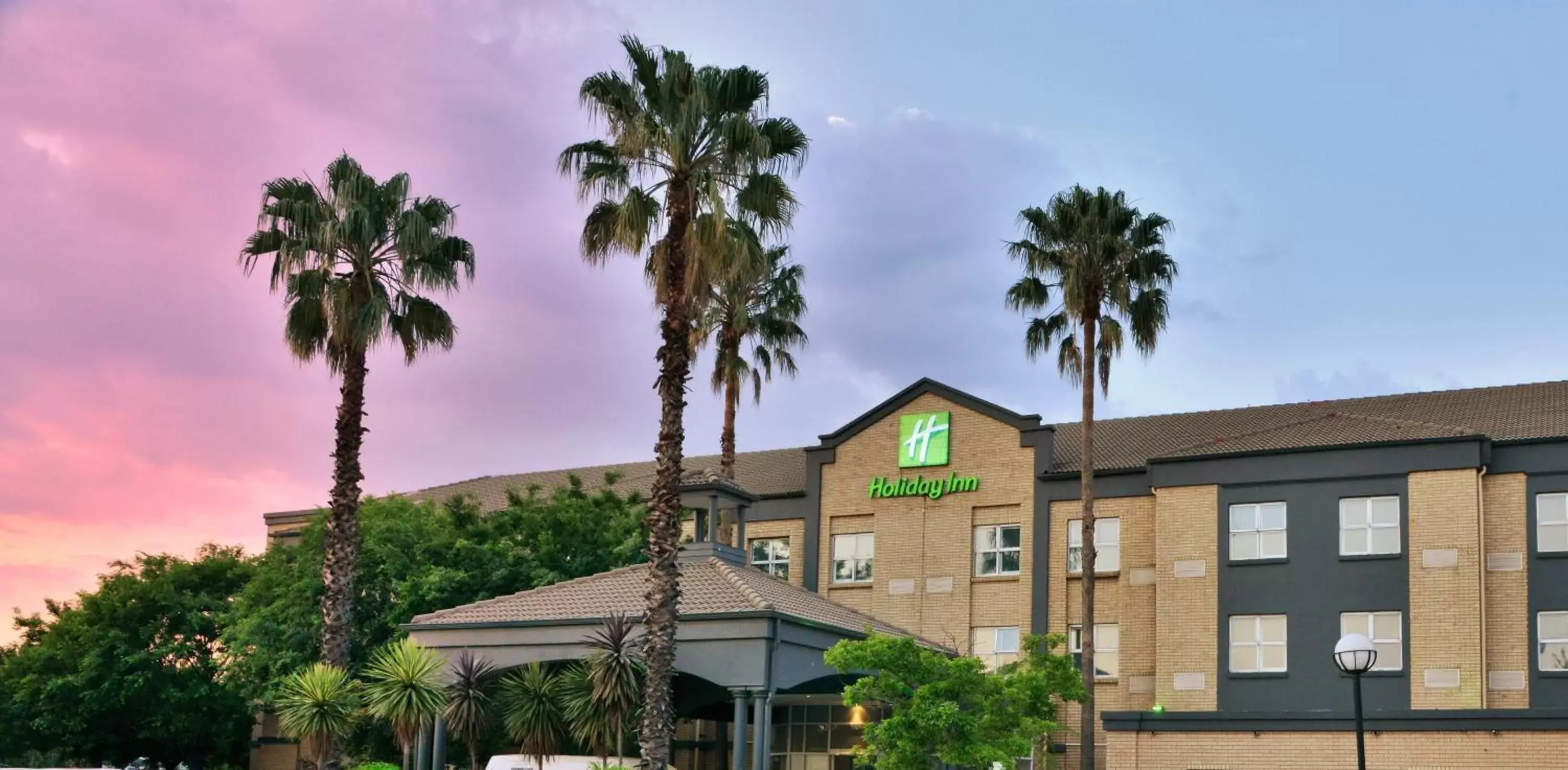 Property building in Holiday Inn Johannesburg Airport, an IHG Hotel