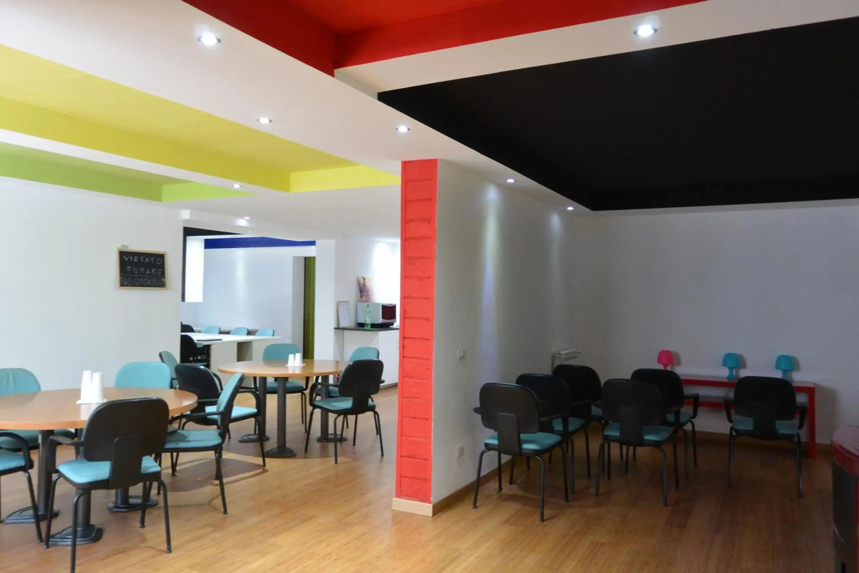 Restaurant/places to eat in Pavia Ostello Restaurant/places to eat in Pavia Ostello