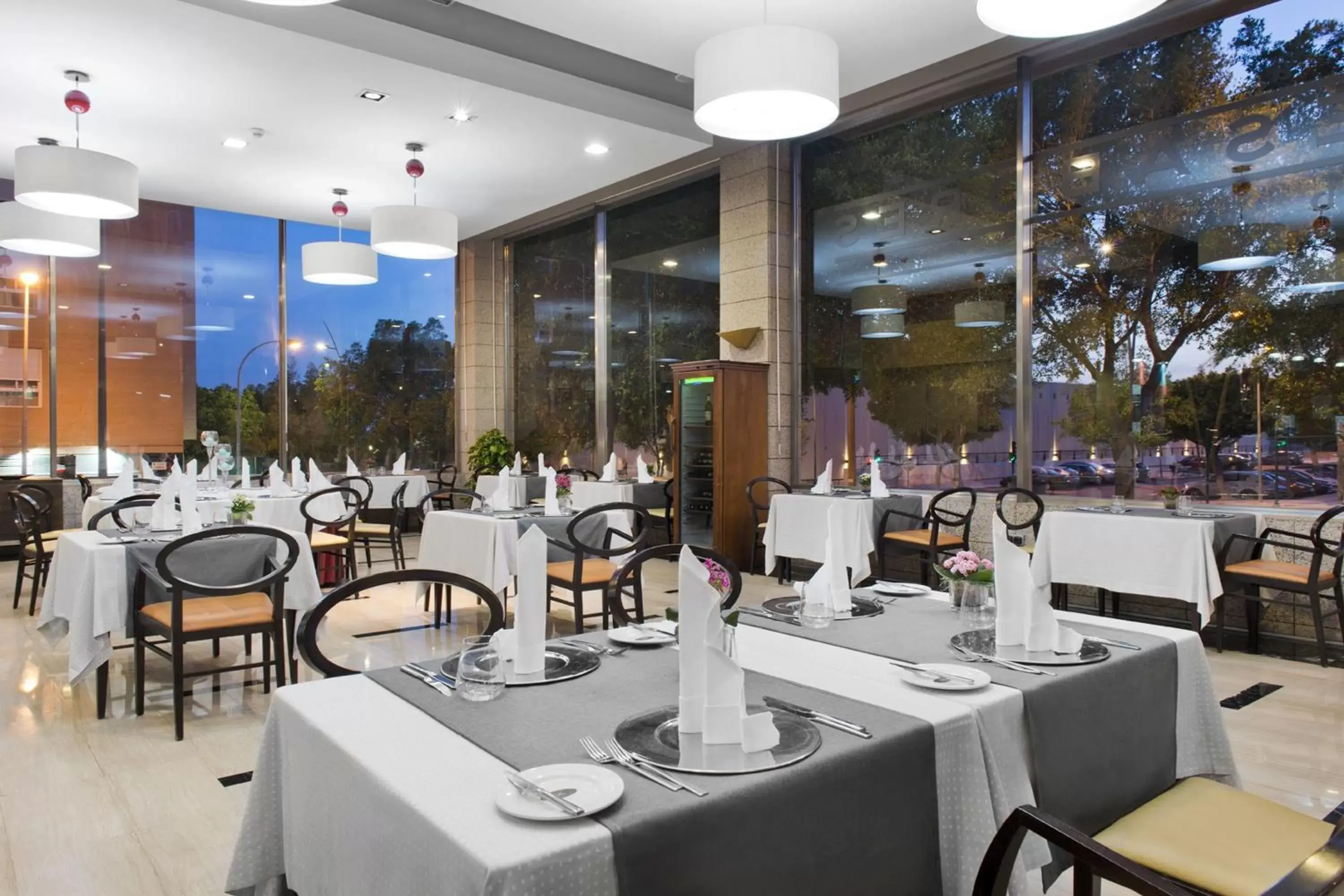 Restaurant/Places to Eat in Elba Almeria Business & Convention Hotel