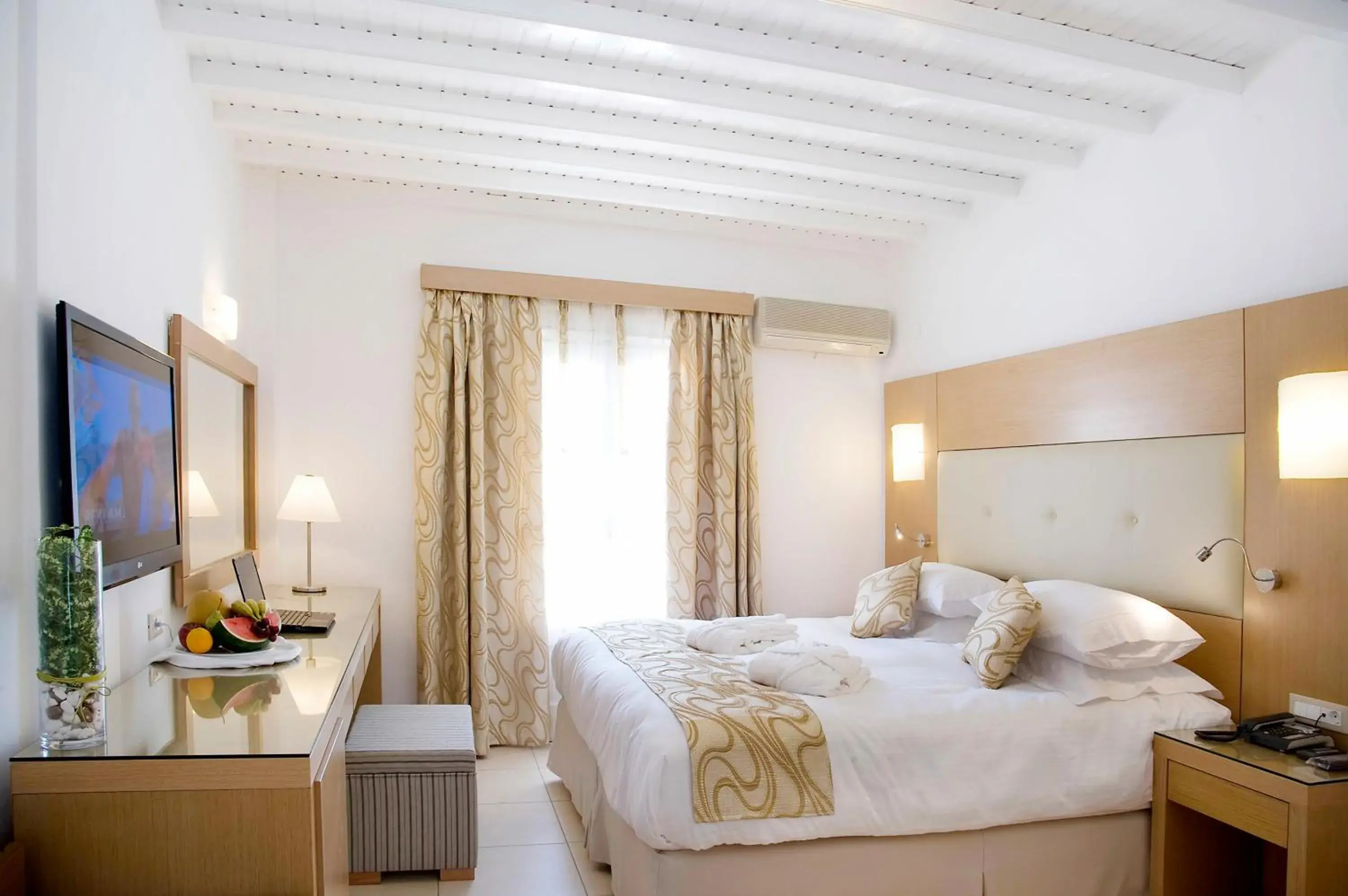 Superior Twin Room with Garden View in Dionysos Luxury Hotel Mykonos Superior Twin Room with Garden View in Dionysos Luxury Hotel Mykonos