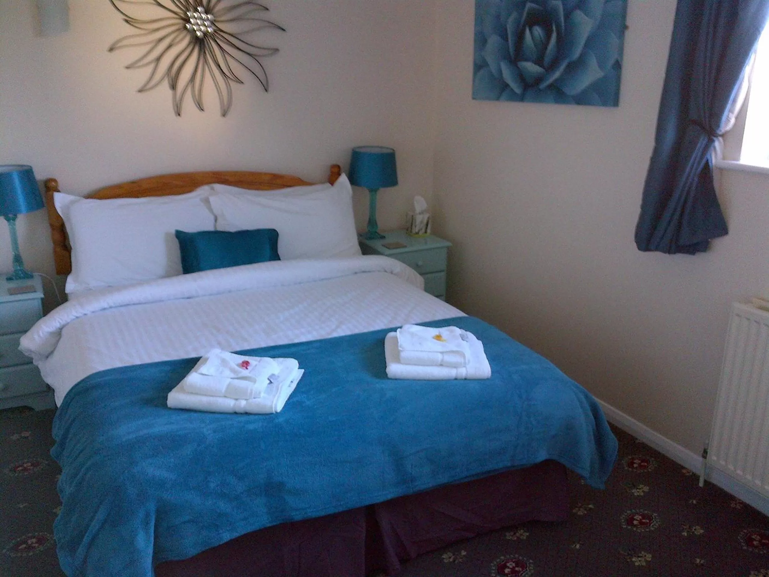 Bed in Grove House Hotel