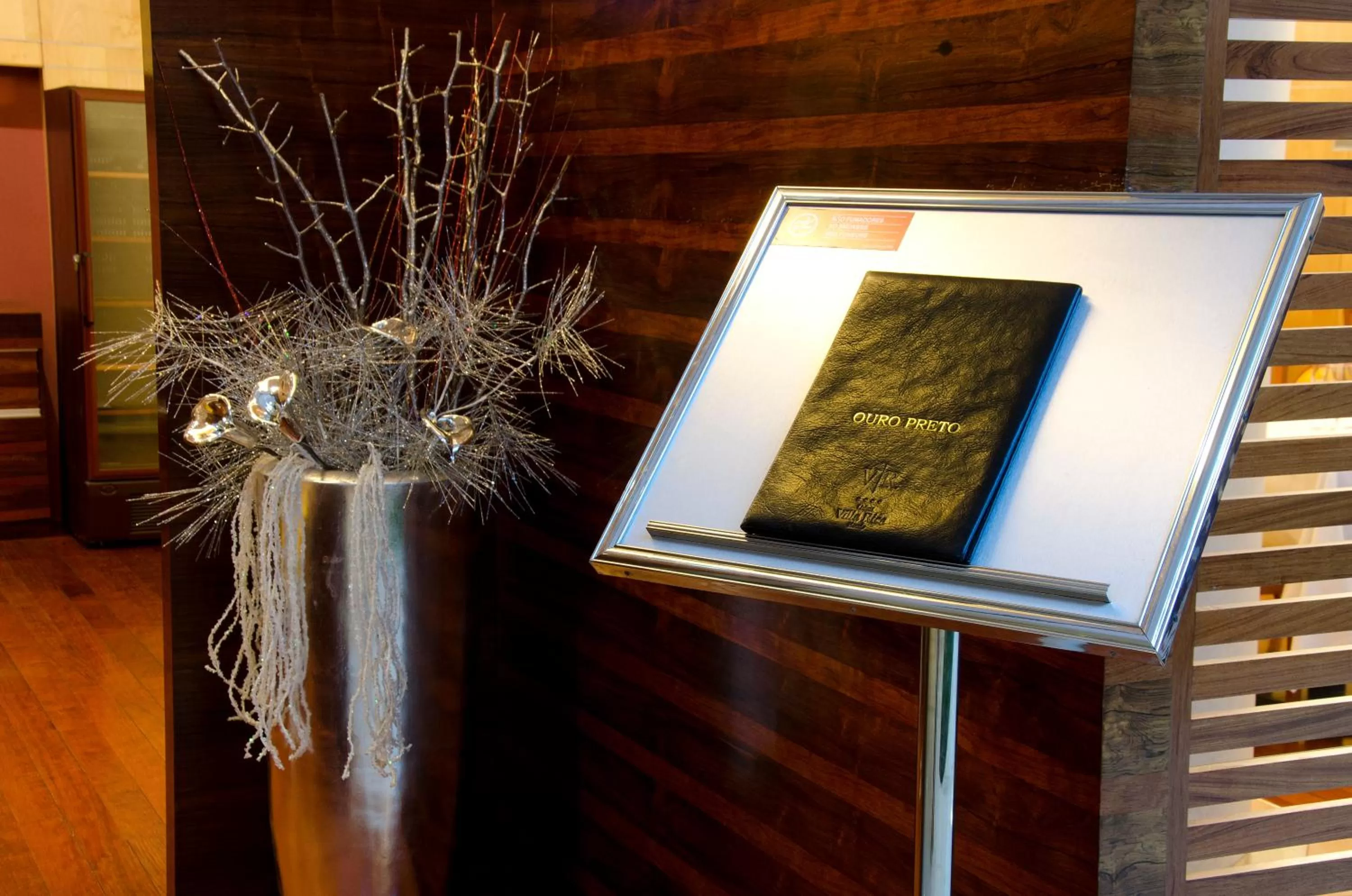 Restaurant/places to eat in VIP Executive Entrecampos Hotel & Conference