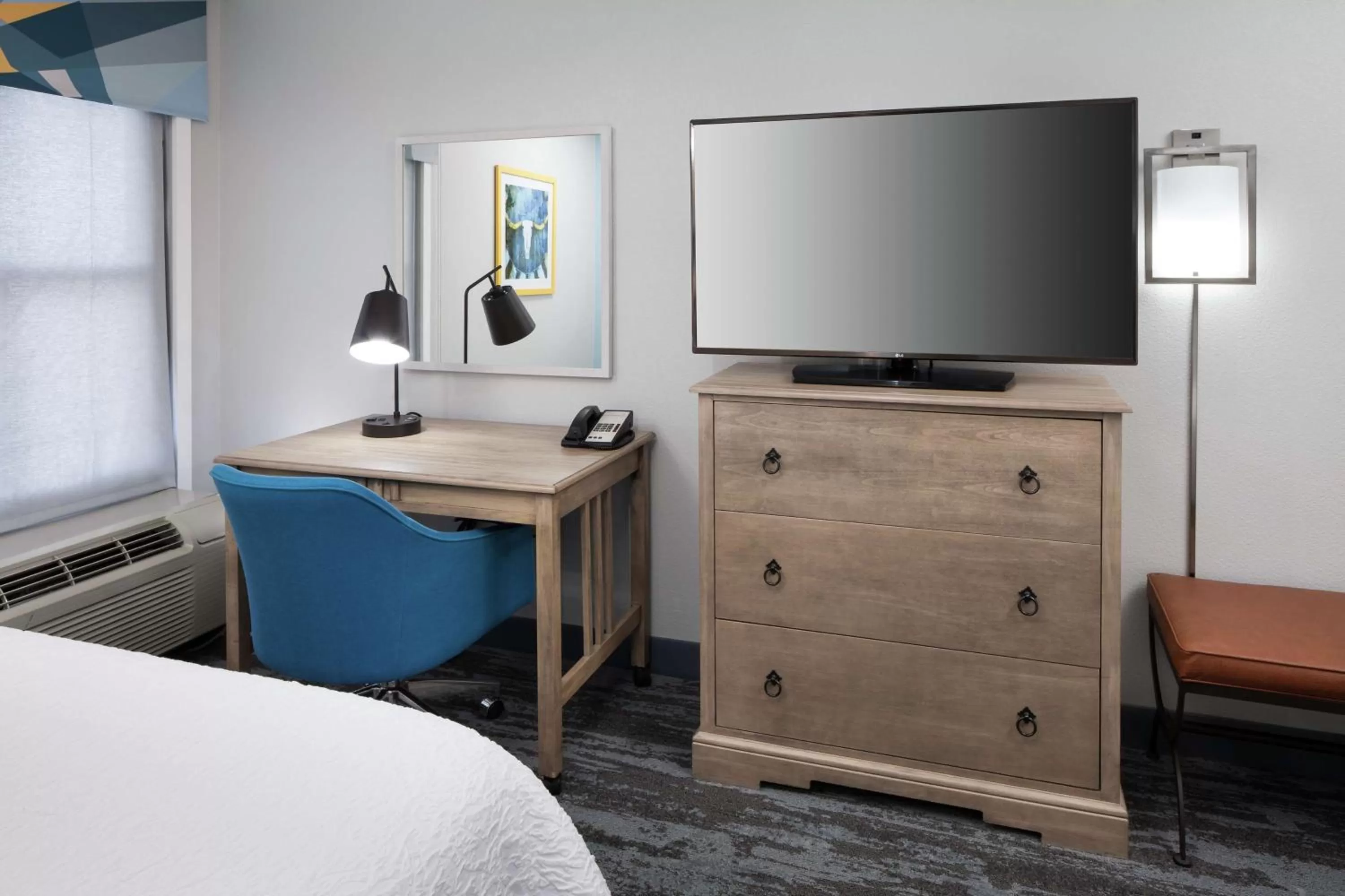 Bedroom, Bed in Hampton Inn Austin Round Rock