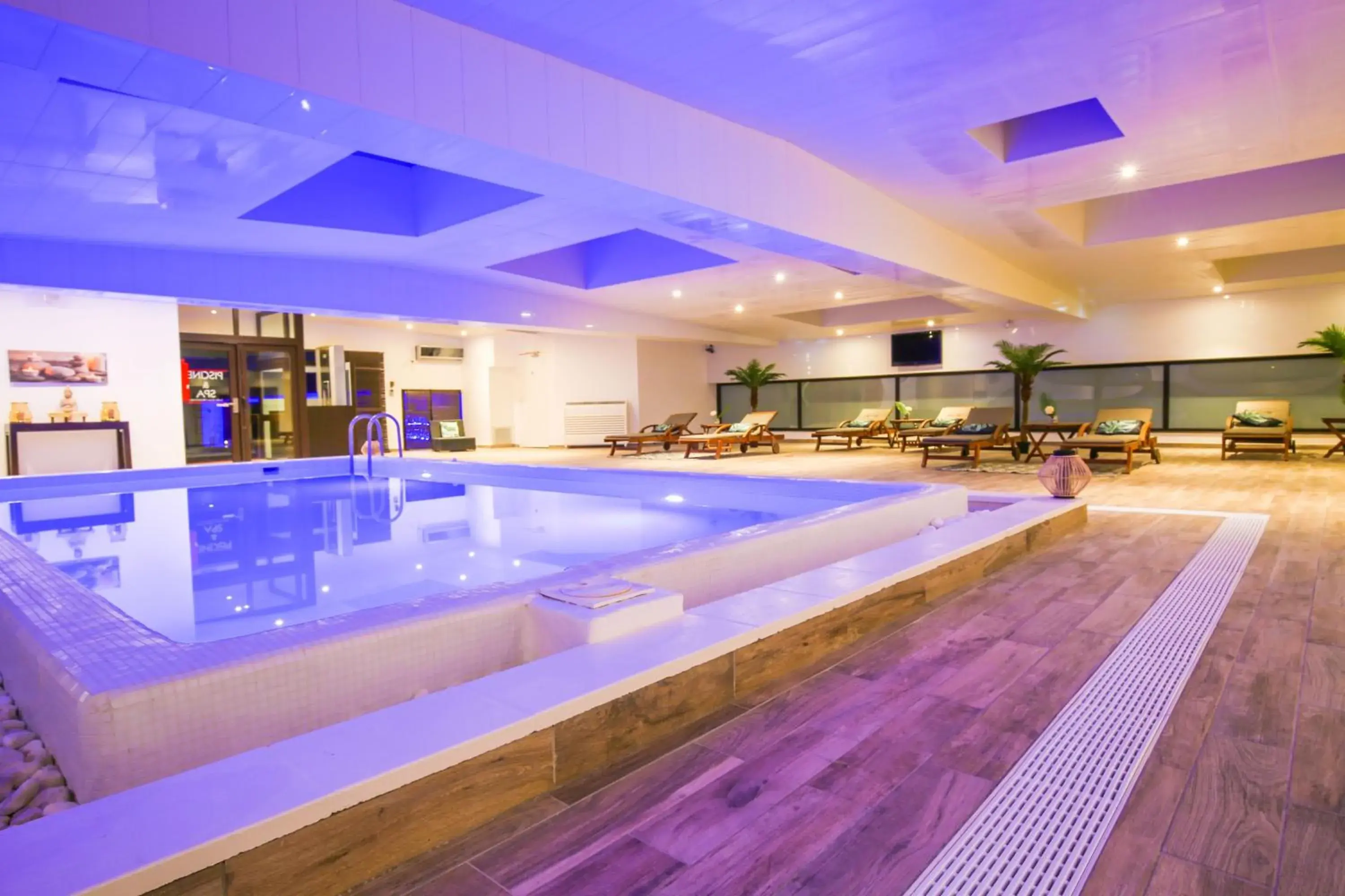 Swimming Pool in Zenia Hotel & Spa