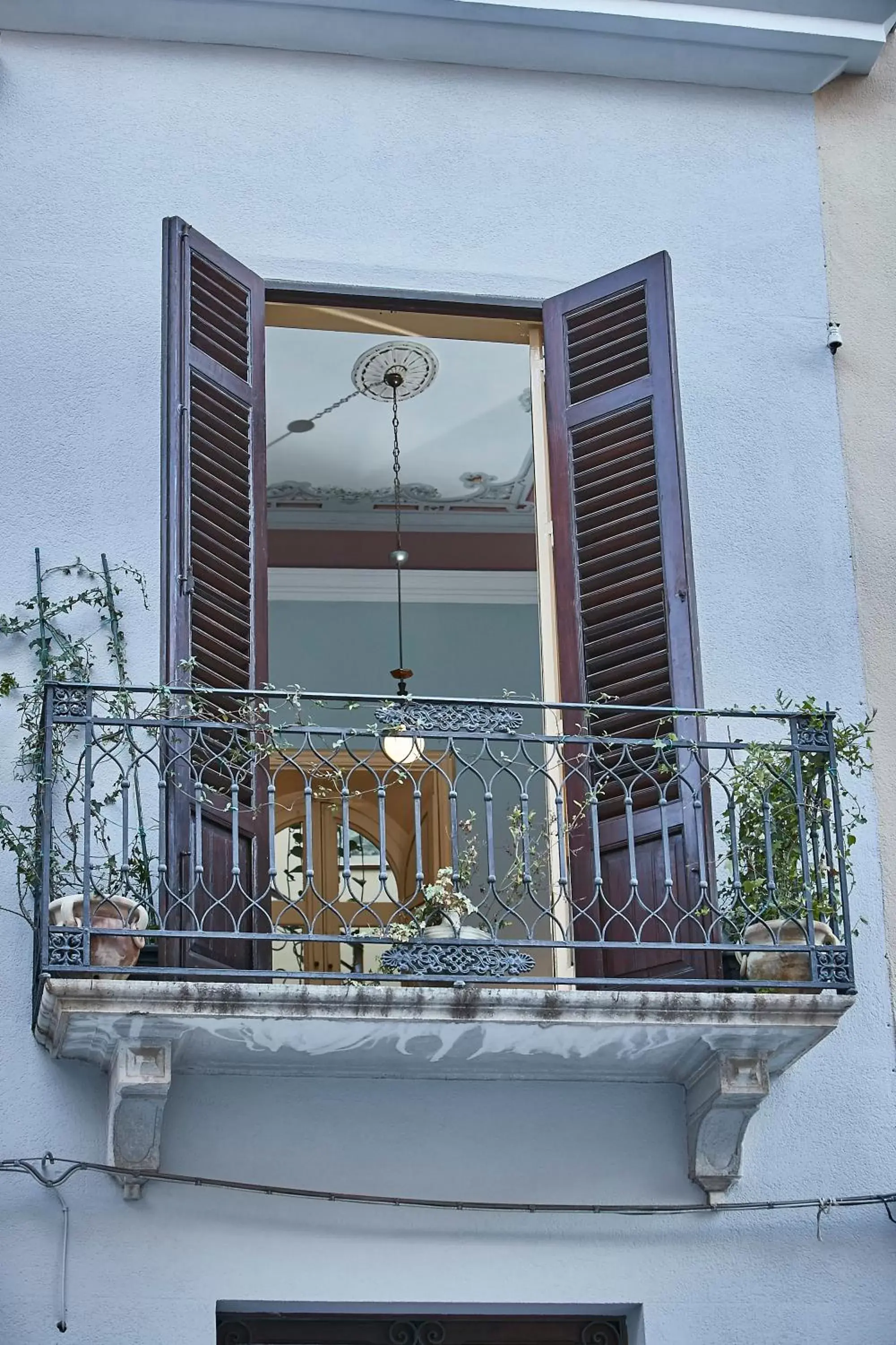 Decorative detail, Property Building in Dimora La Commare