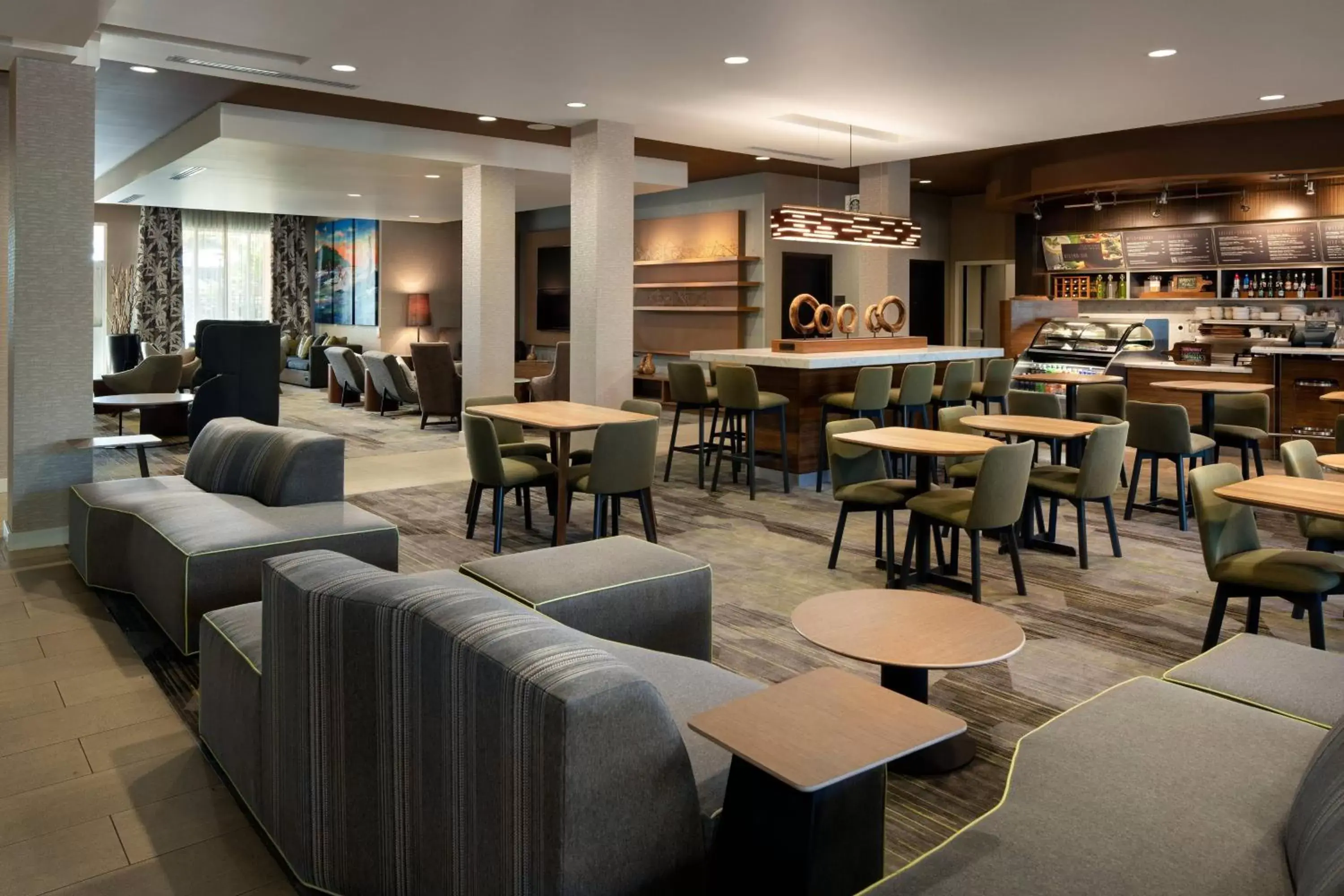 Lobby or reception, Lounge/Bar in Courtyard by Marriott Maui Kahului Airport