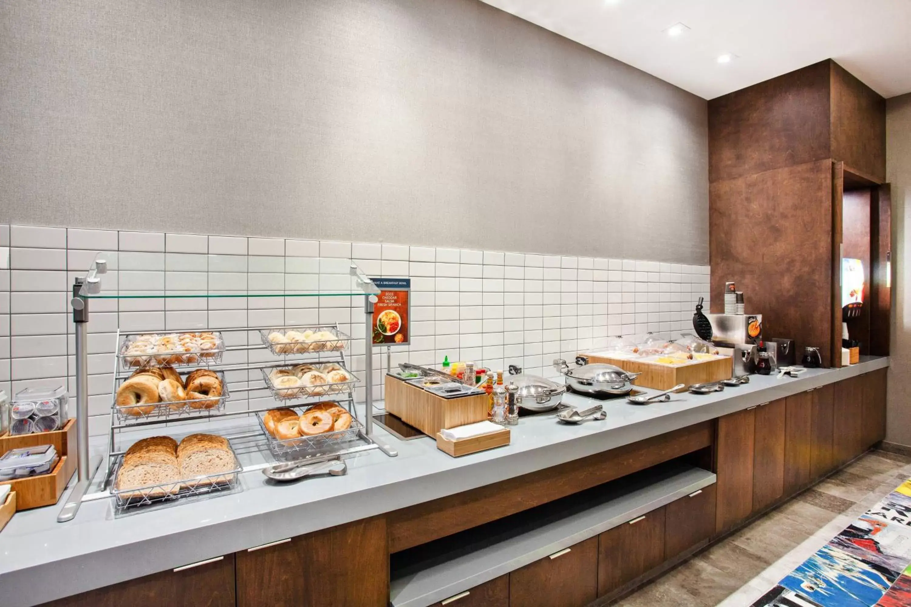 Breakfast, Kitchen/Kitchenette in SpringHill Suites by Marriott Escondido Downtown