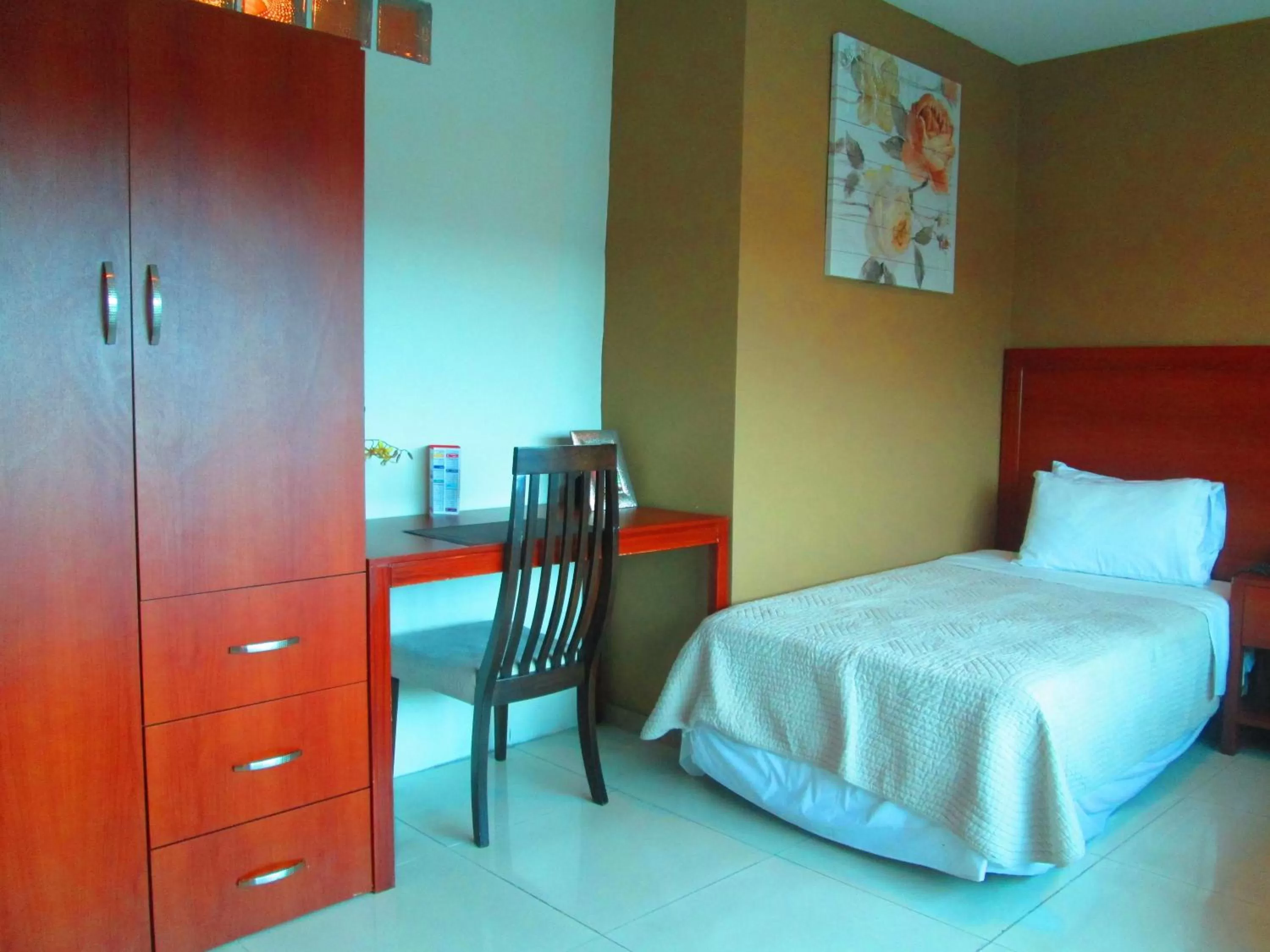 Bedroom, Bed in Hotel Garzota Inn