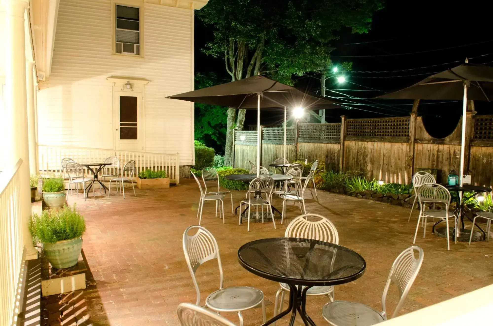 Facade/entrance, Restaurant/Places to Eat in The Kennebunk Inn