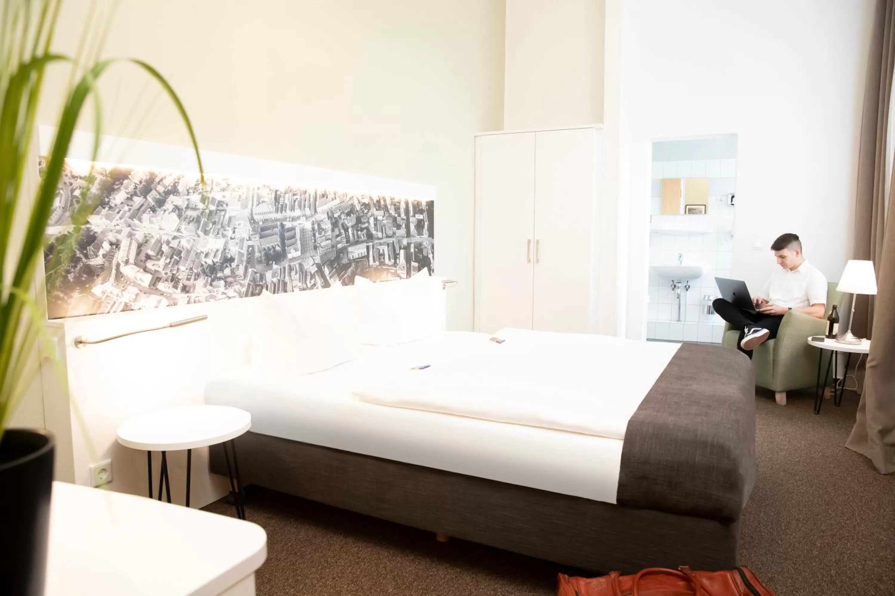 Photo of the whole room, Bed in Hotel am Schlosspark