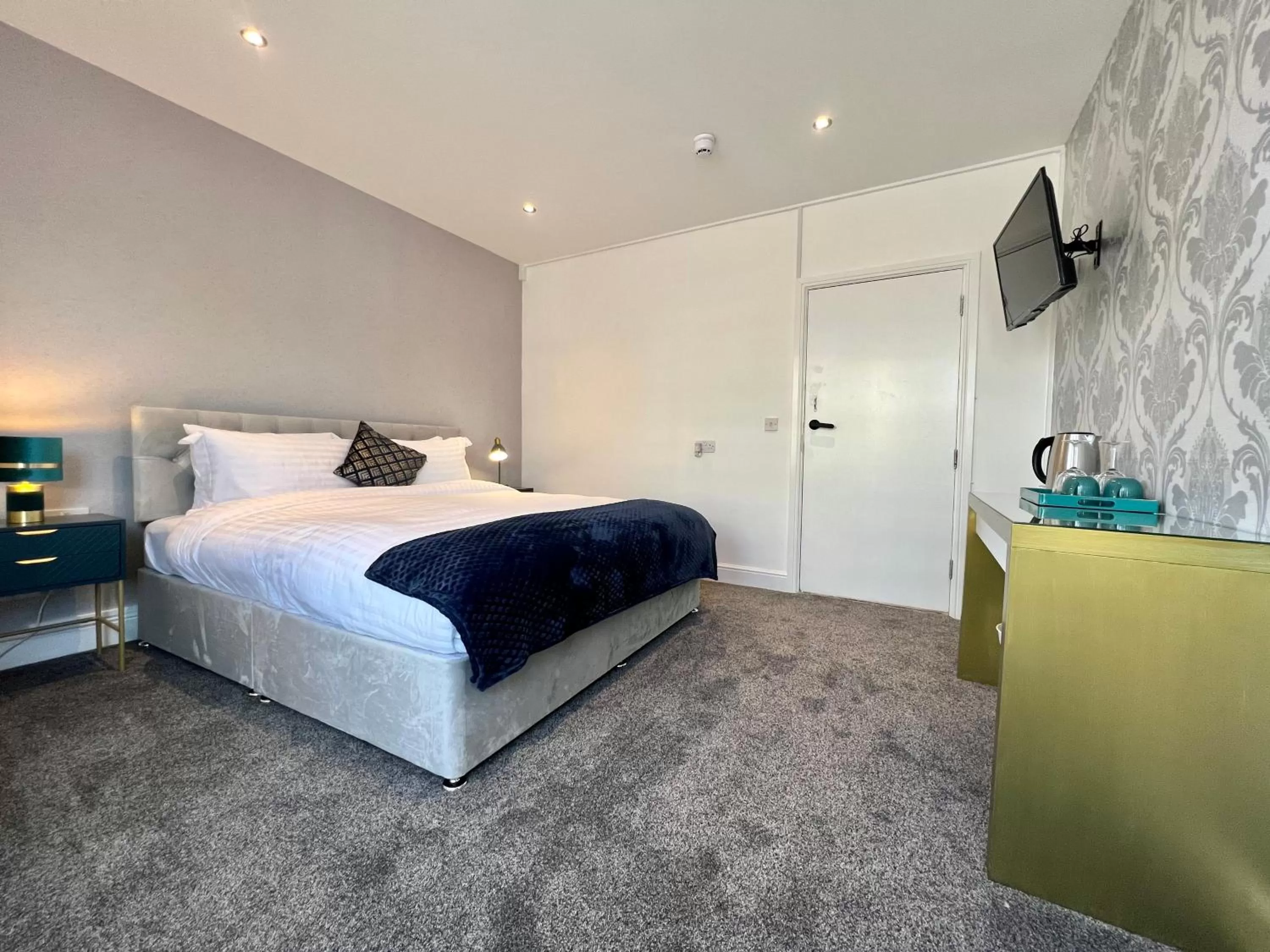 Bed in Starboard Stays