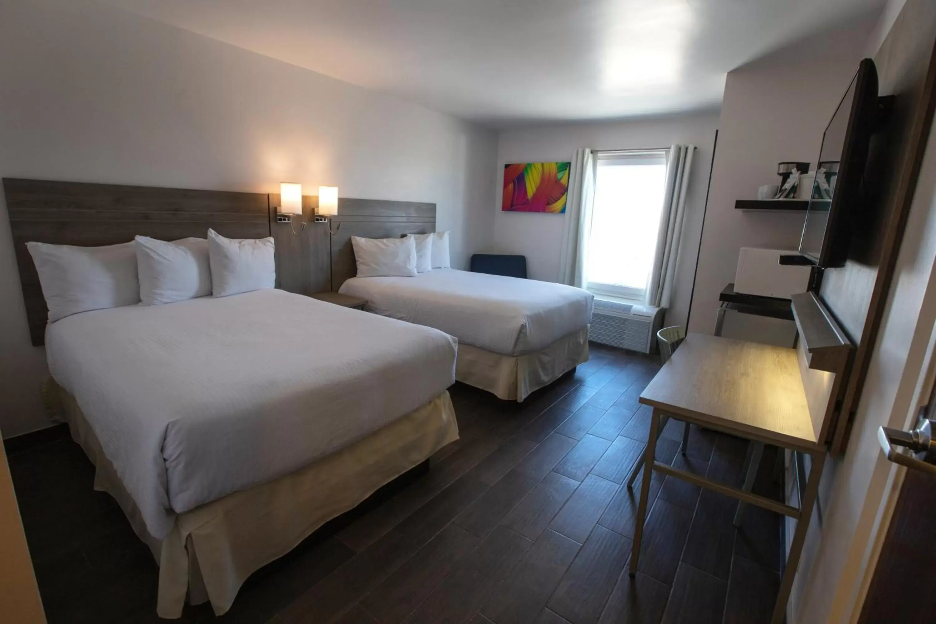 Photo of the whole room, Bed in Hotel Mesaluna Near American Consulate Photo of the whole room, Bed in Hotel Mesaluna Near American Consulate