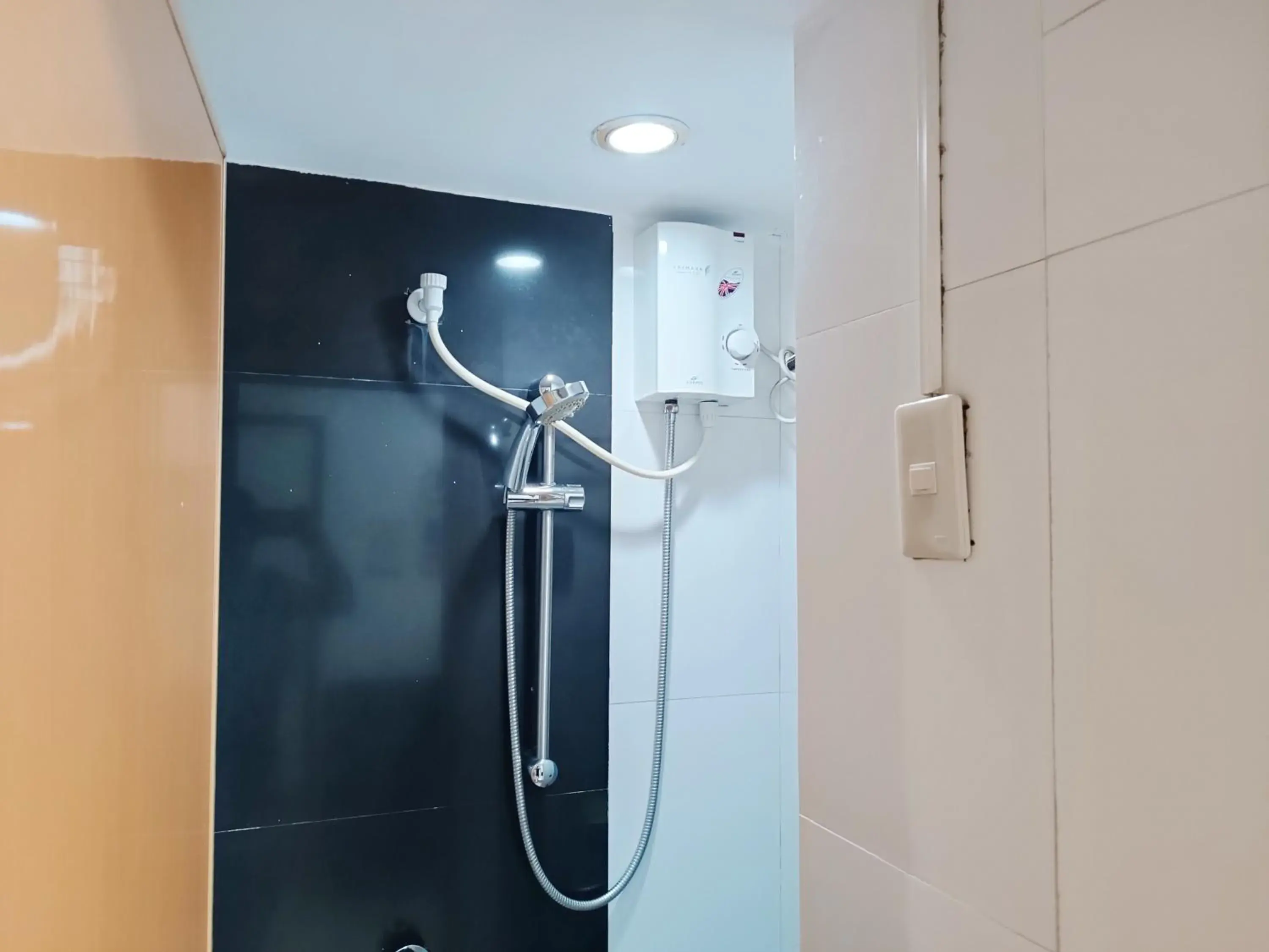 Shower, Bathroom in 8hostel