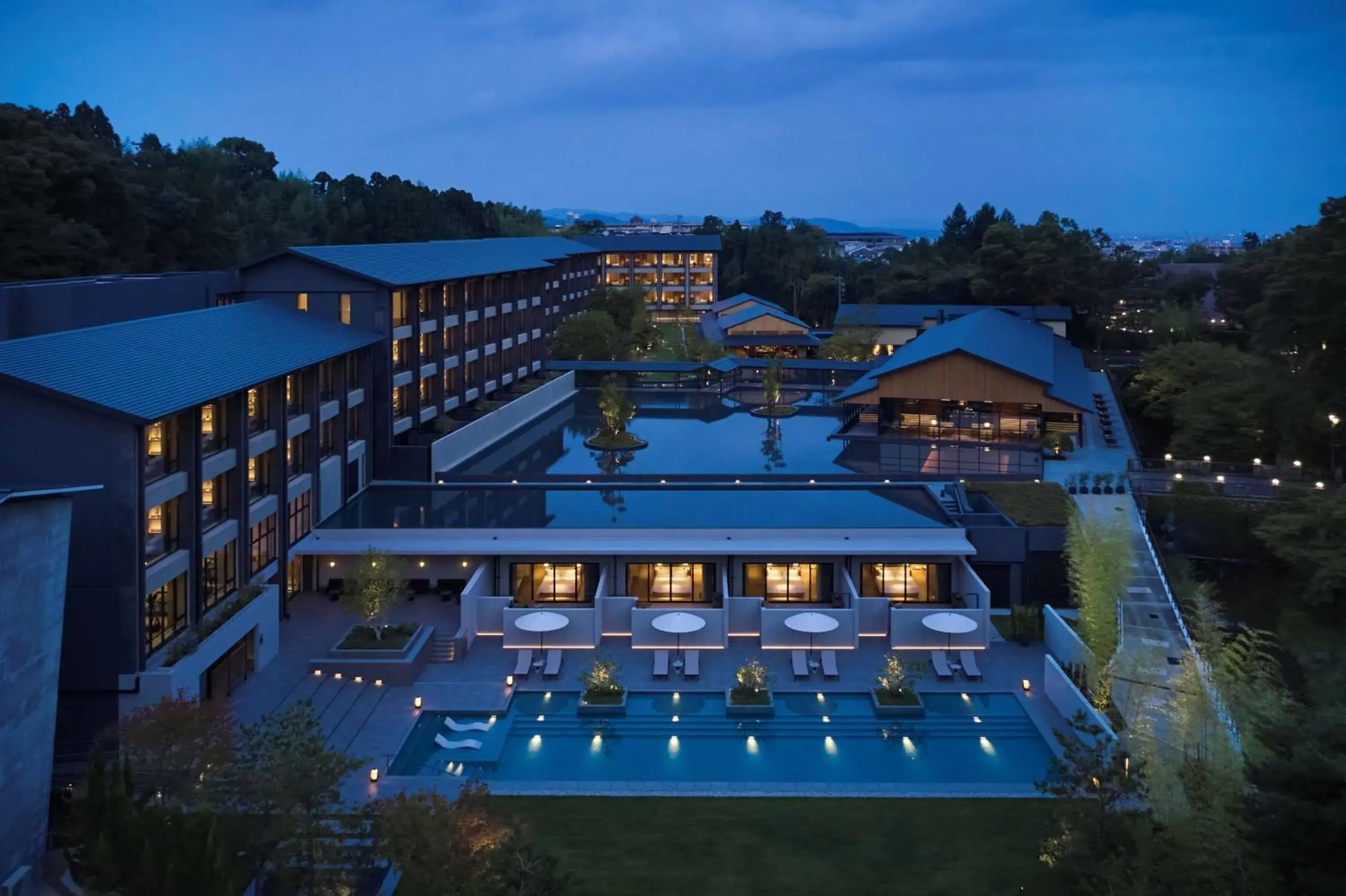 Property building in ROKU KYOTO, LXR Hotels & Resorts by Hilton Property building in ROKU KYOTO, LXR Hotels & Resorts by Hilton