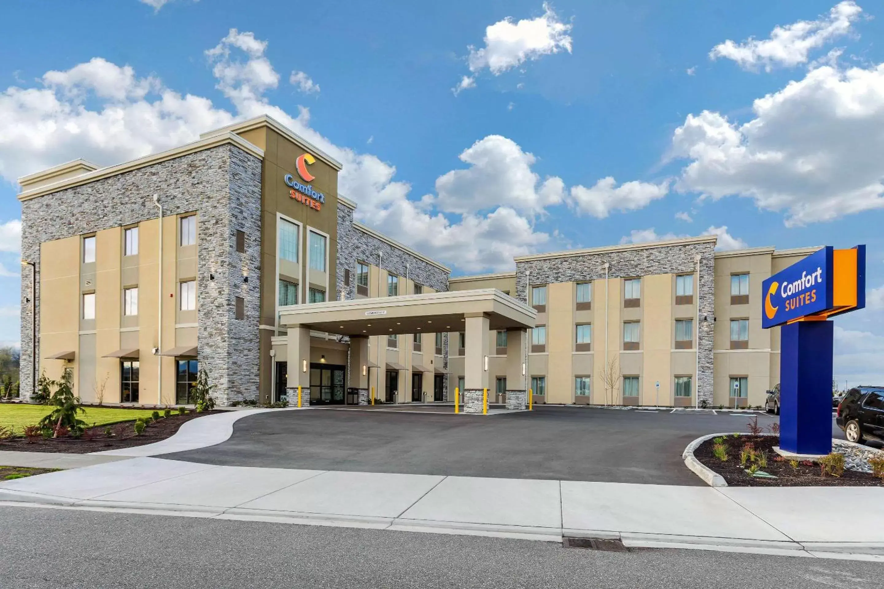 Property Building in Comfort Suites Burlington near I-5