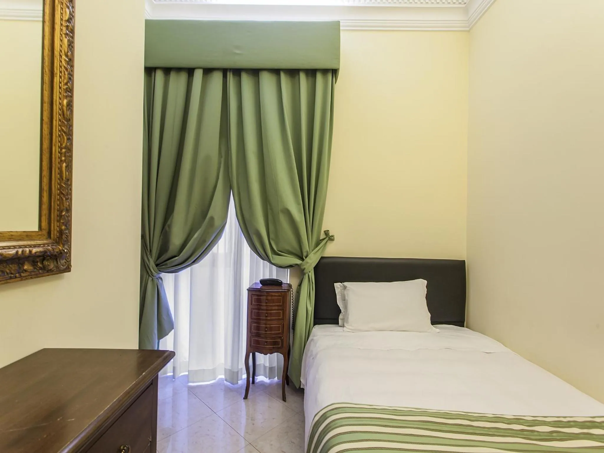 Bedroom, Bed in Hotel Regina Giovanna