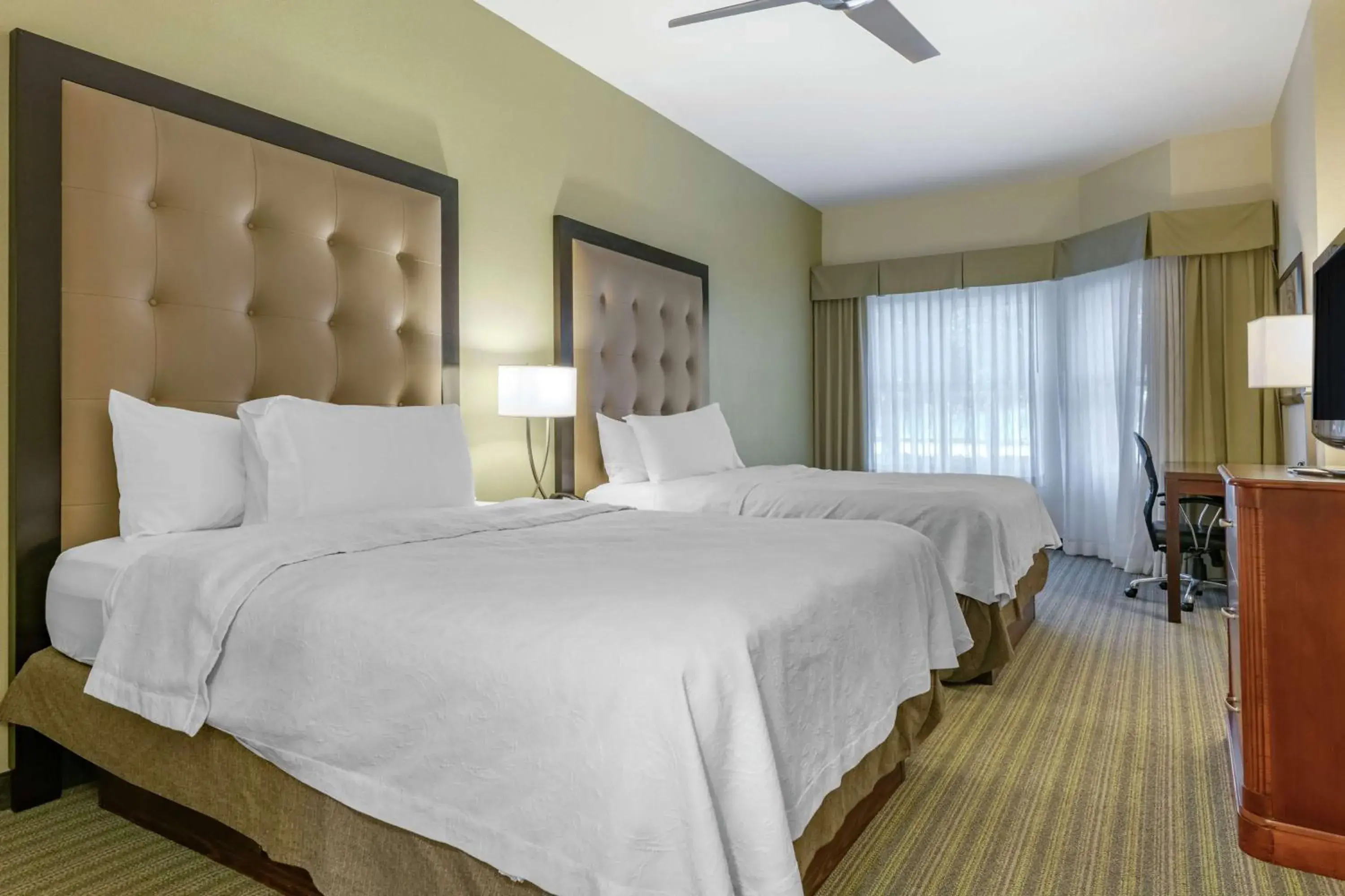 Bed in Homewood Suites by Hilton Daytona Beach Speedway-Airport