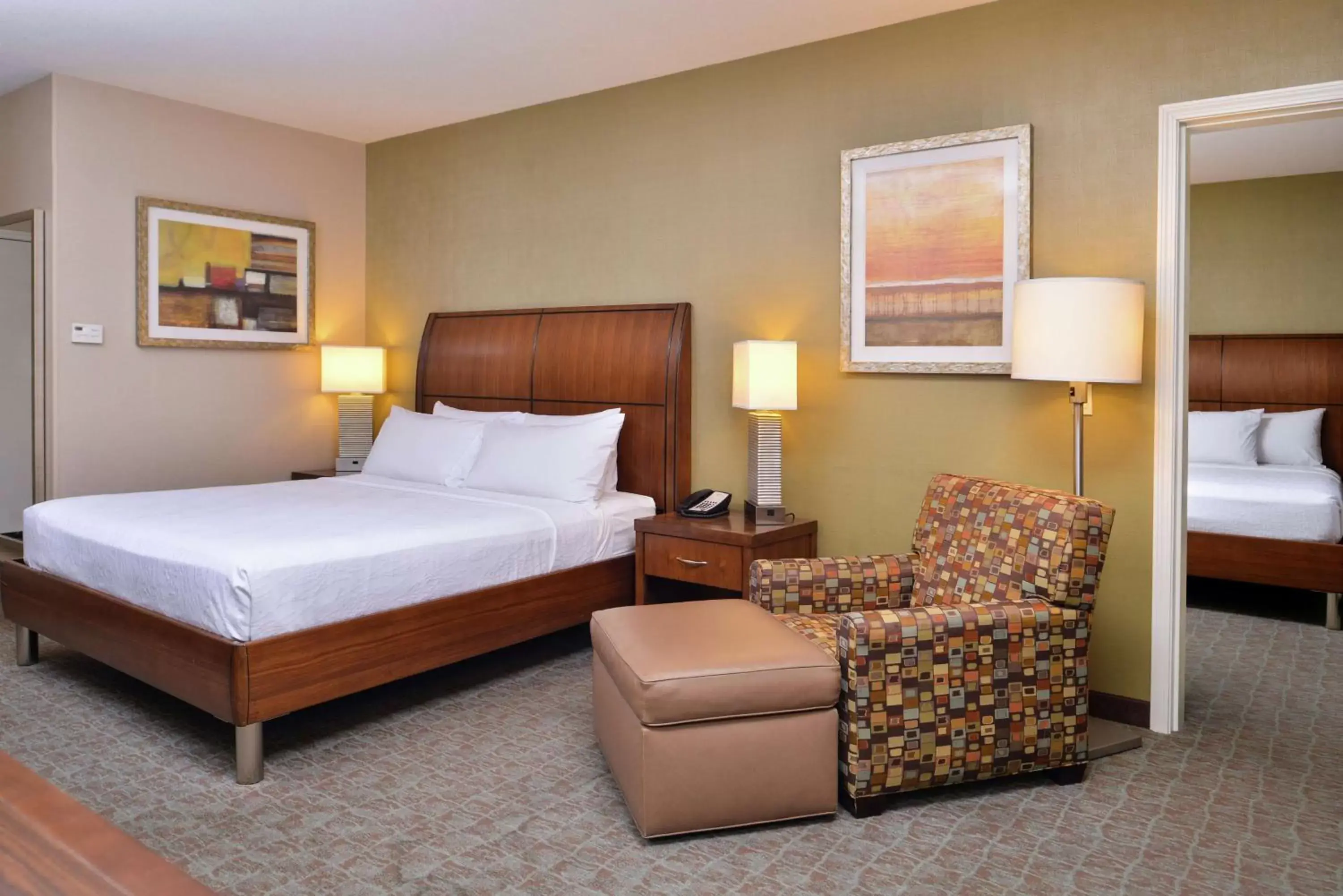 Living room, Bed in Hilton Garden Inn Boise Spectrum