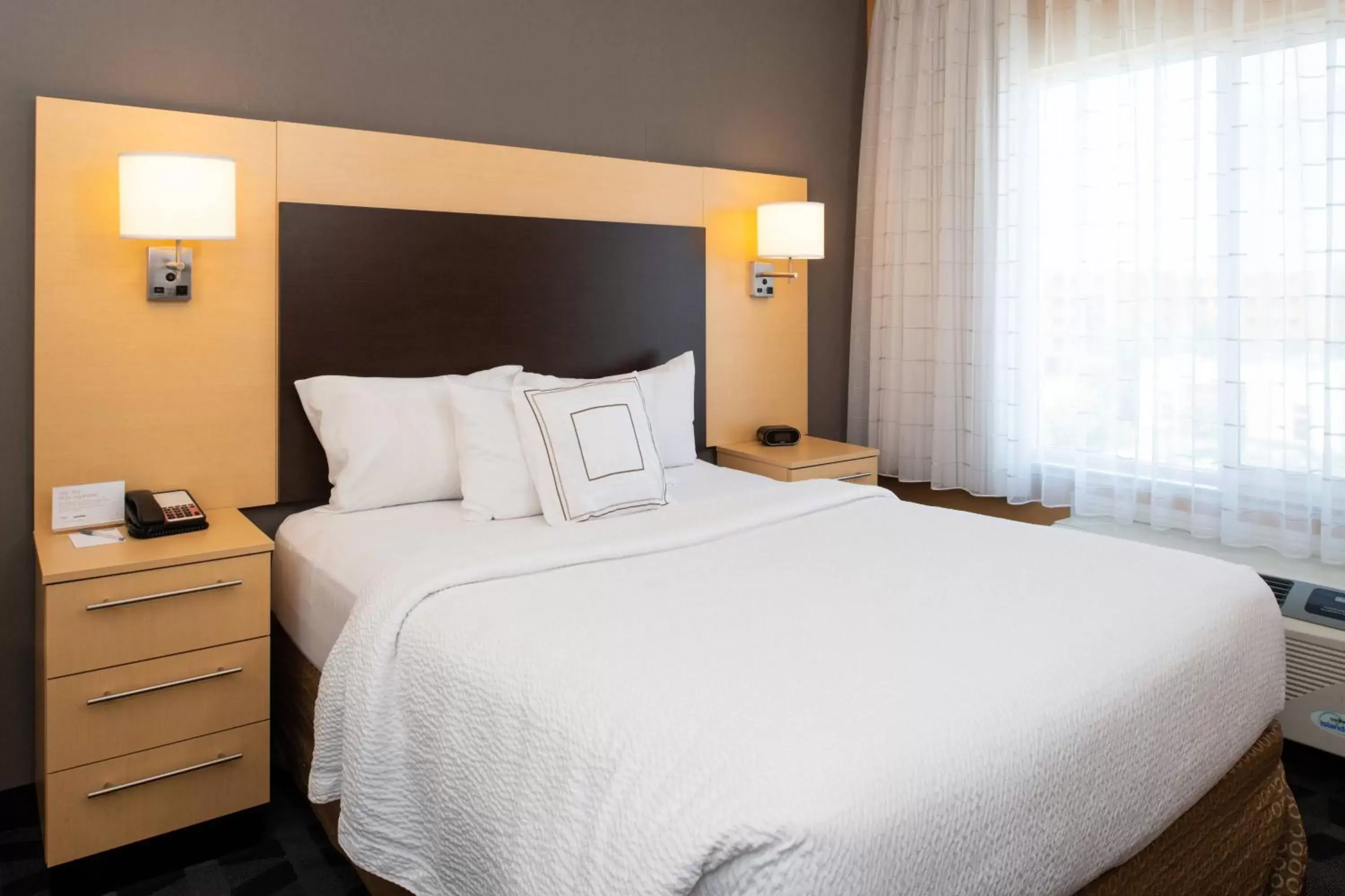 Bedroom, Bed in TownePlace Suites by Marriott Bakersfield West