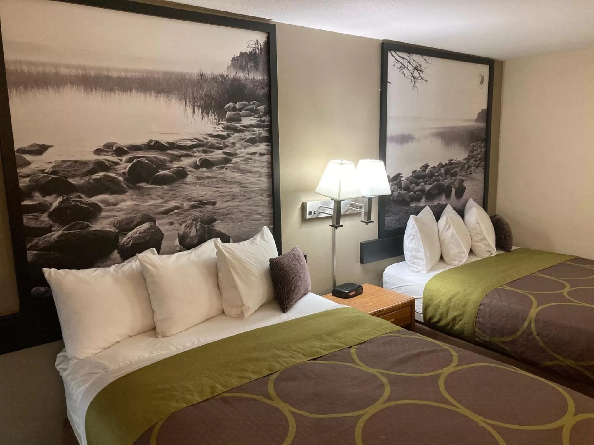 Bed in Super 8 by Wyndham Chisago City