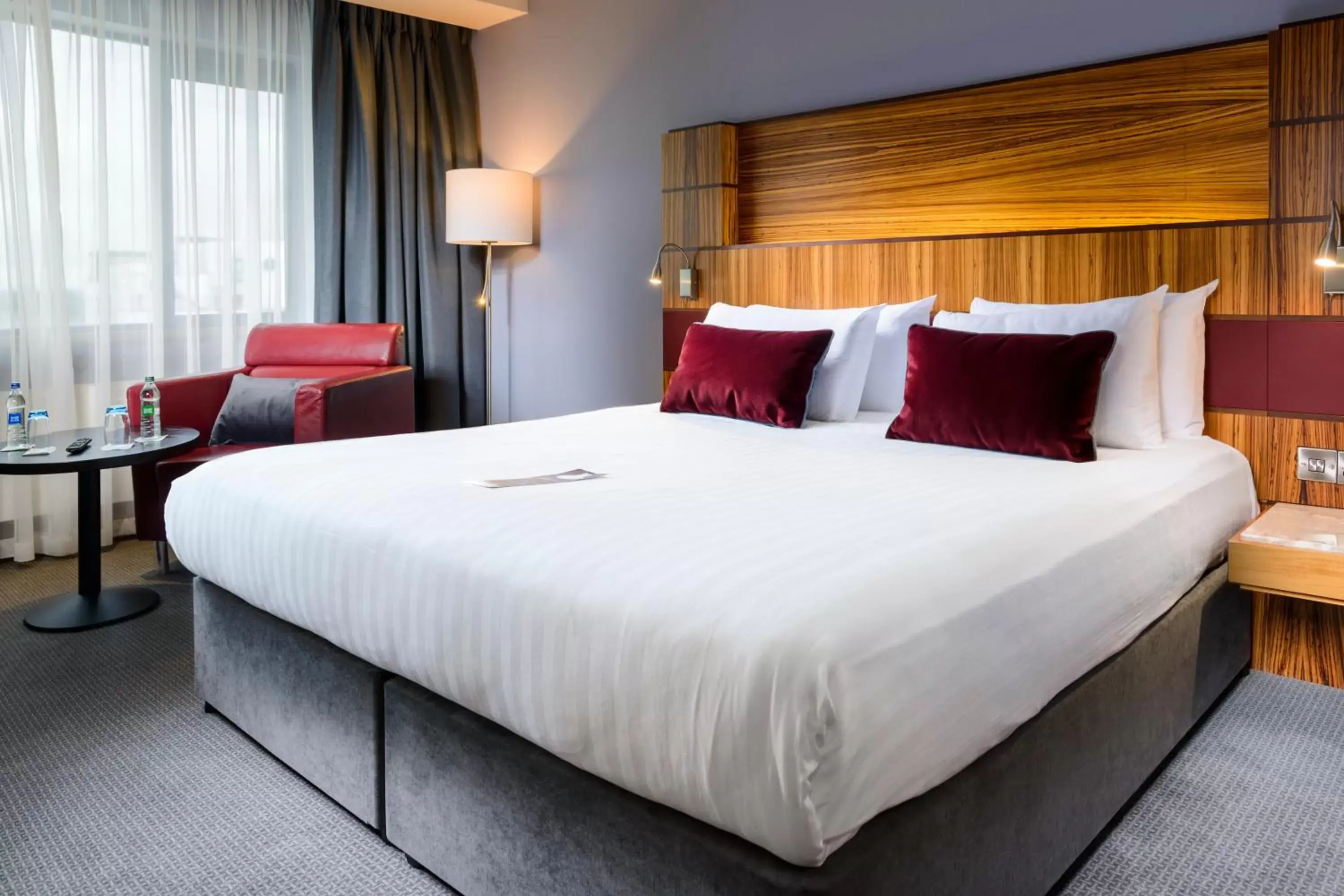 Bedroom, Bed in Radisson Blu Hotel, Athlone