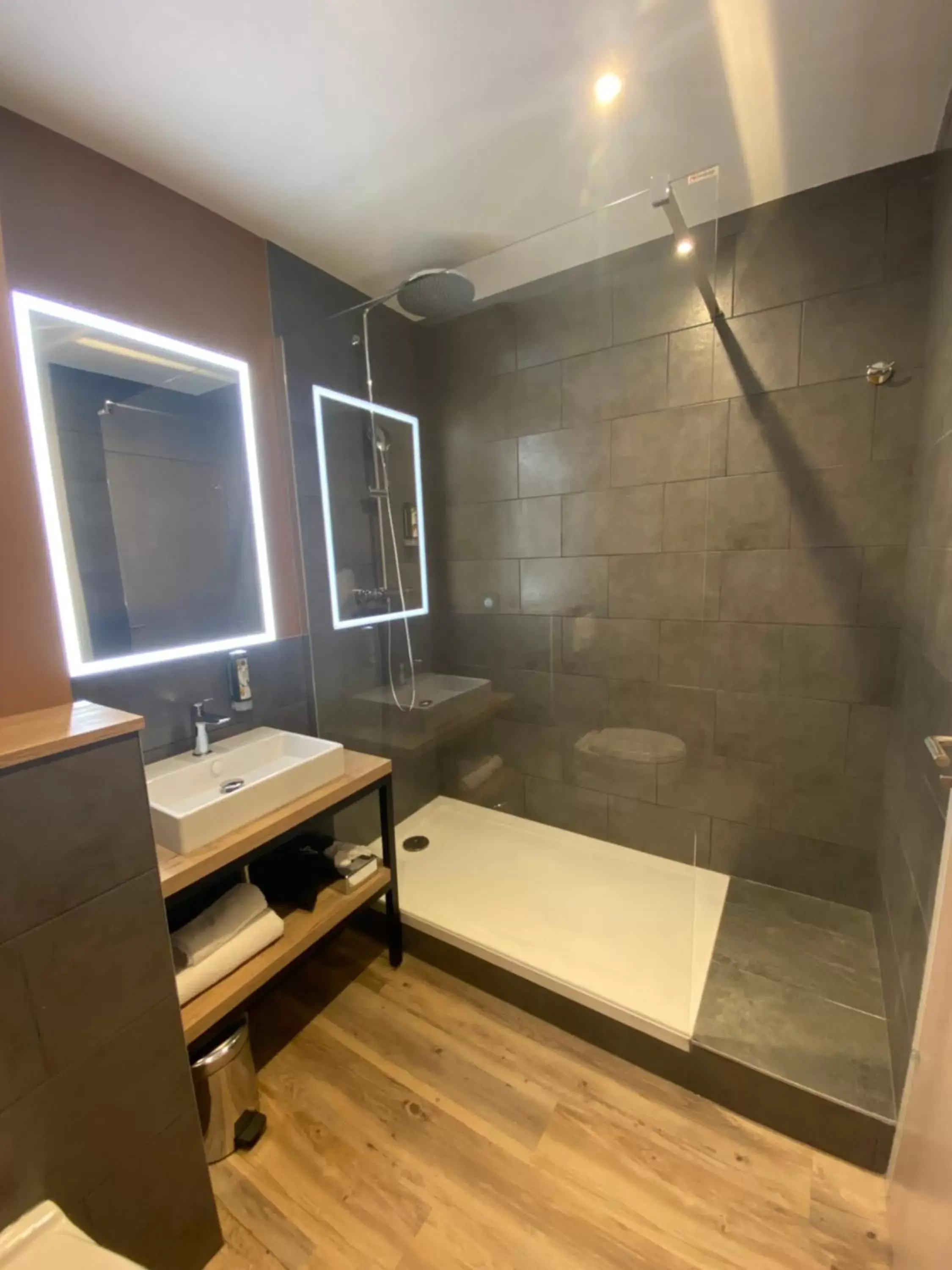 Shower, Bathroom in Best Western Hotel Coeur de Maurienne