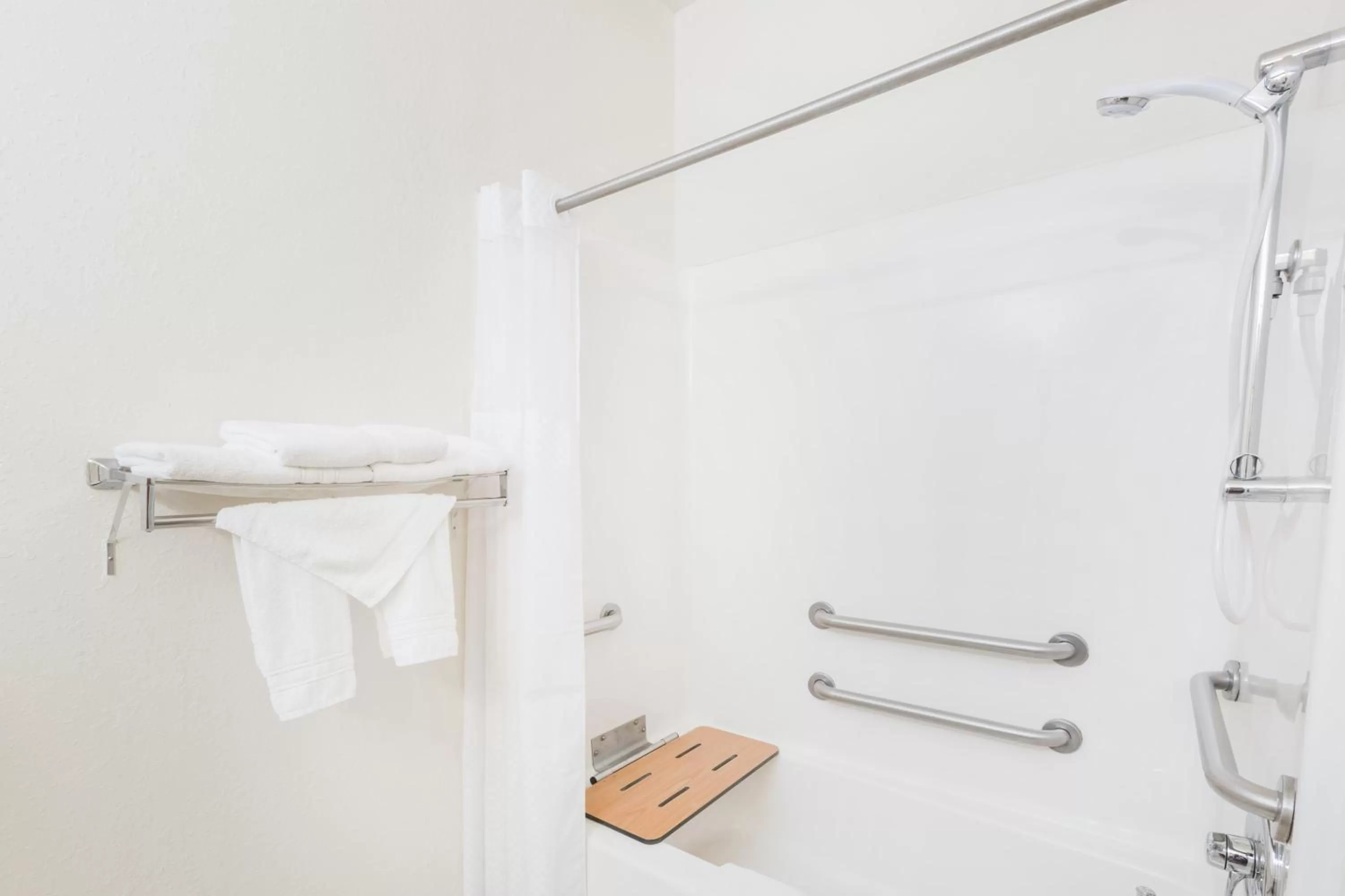 Property building in Super 8 by Wyndham Holton