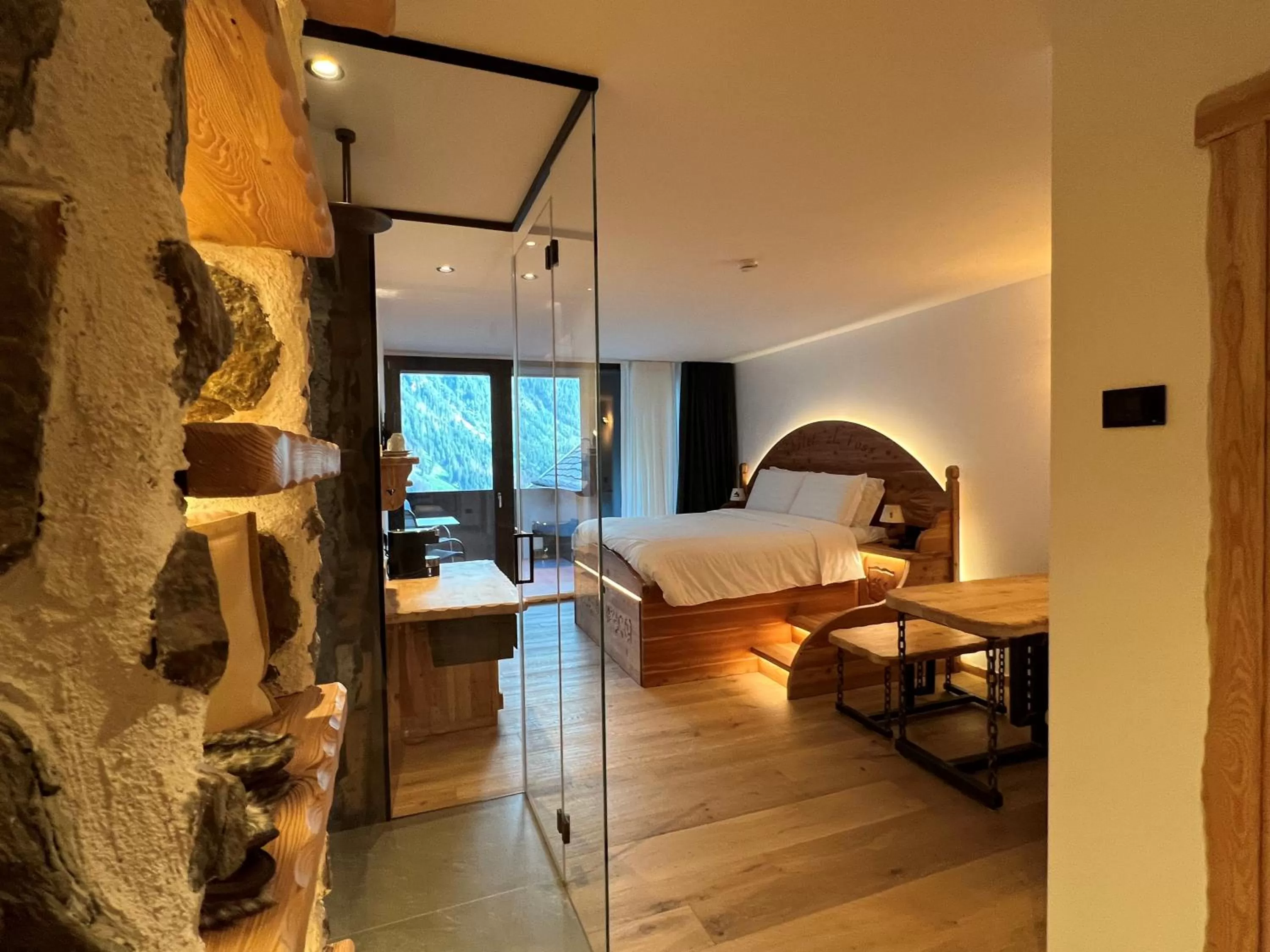 Queen Room in Hotel Chalet Al Foss - Adults Only